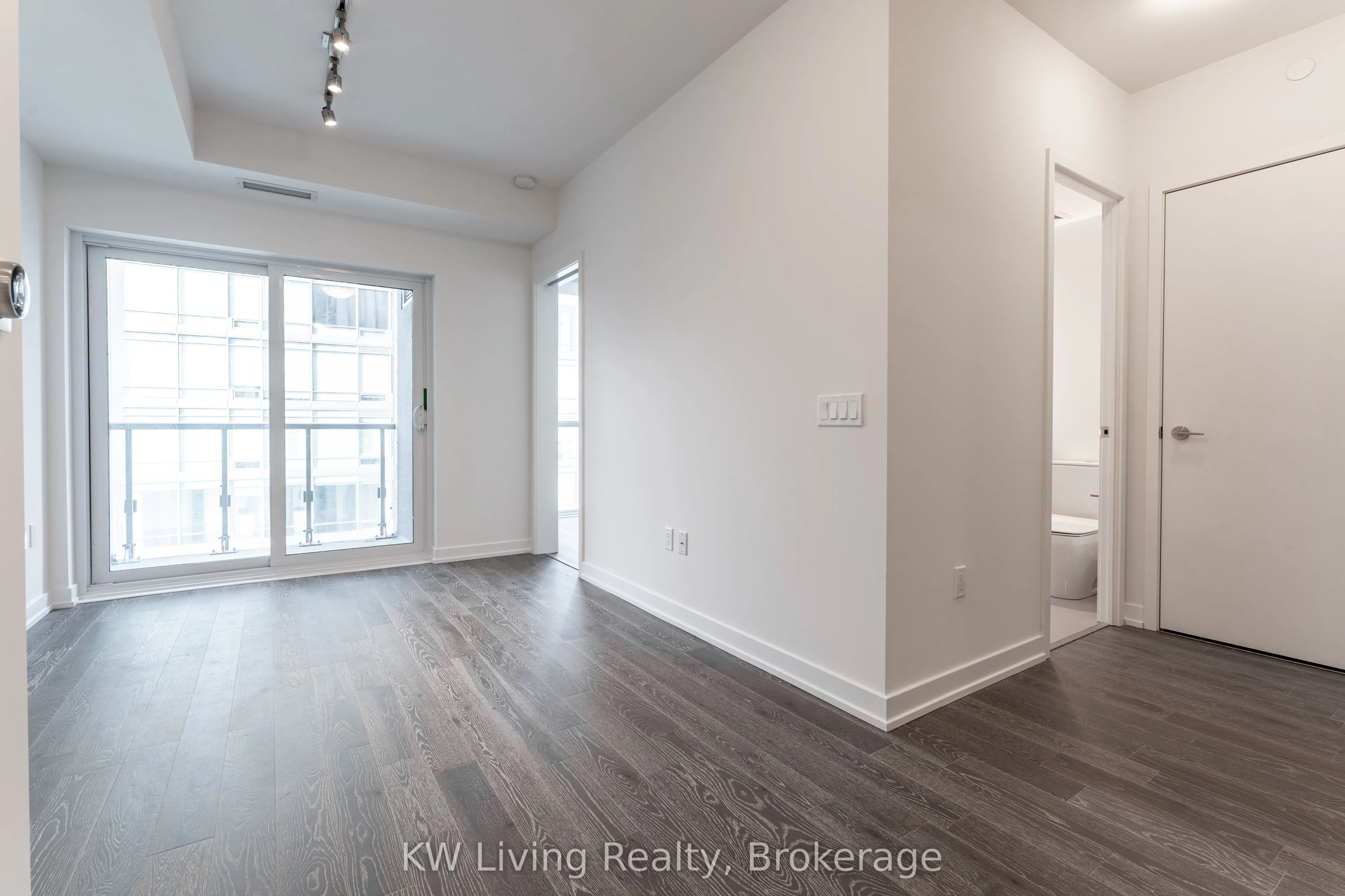 1 Yorkville Avenue, #2307