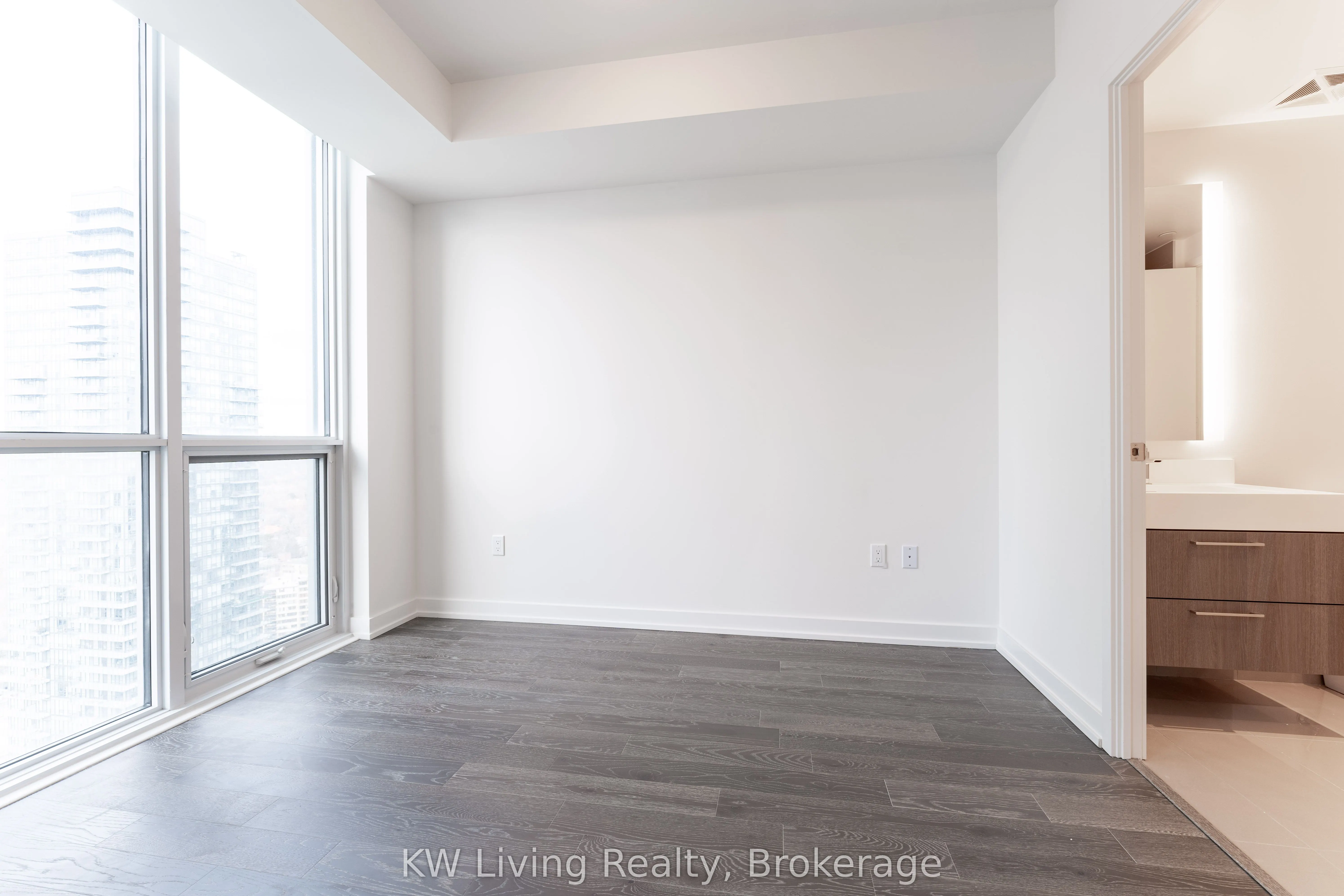 1 Yorkville Avenue, #2307