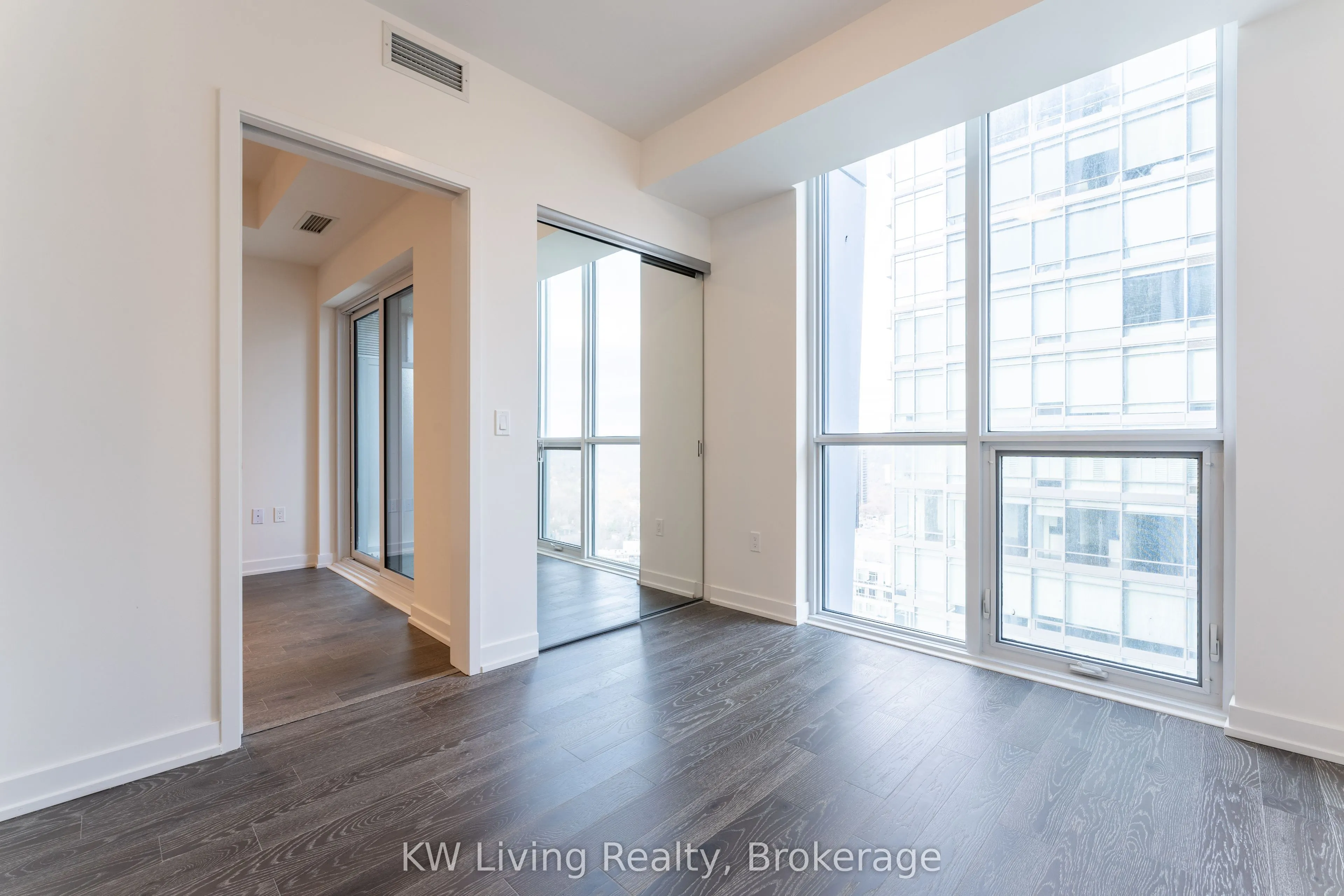 1 Yorkville Avenue, #2307