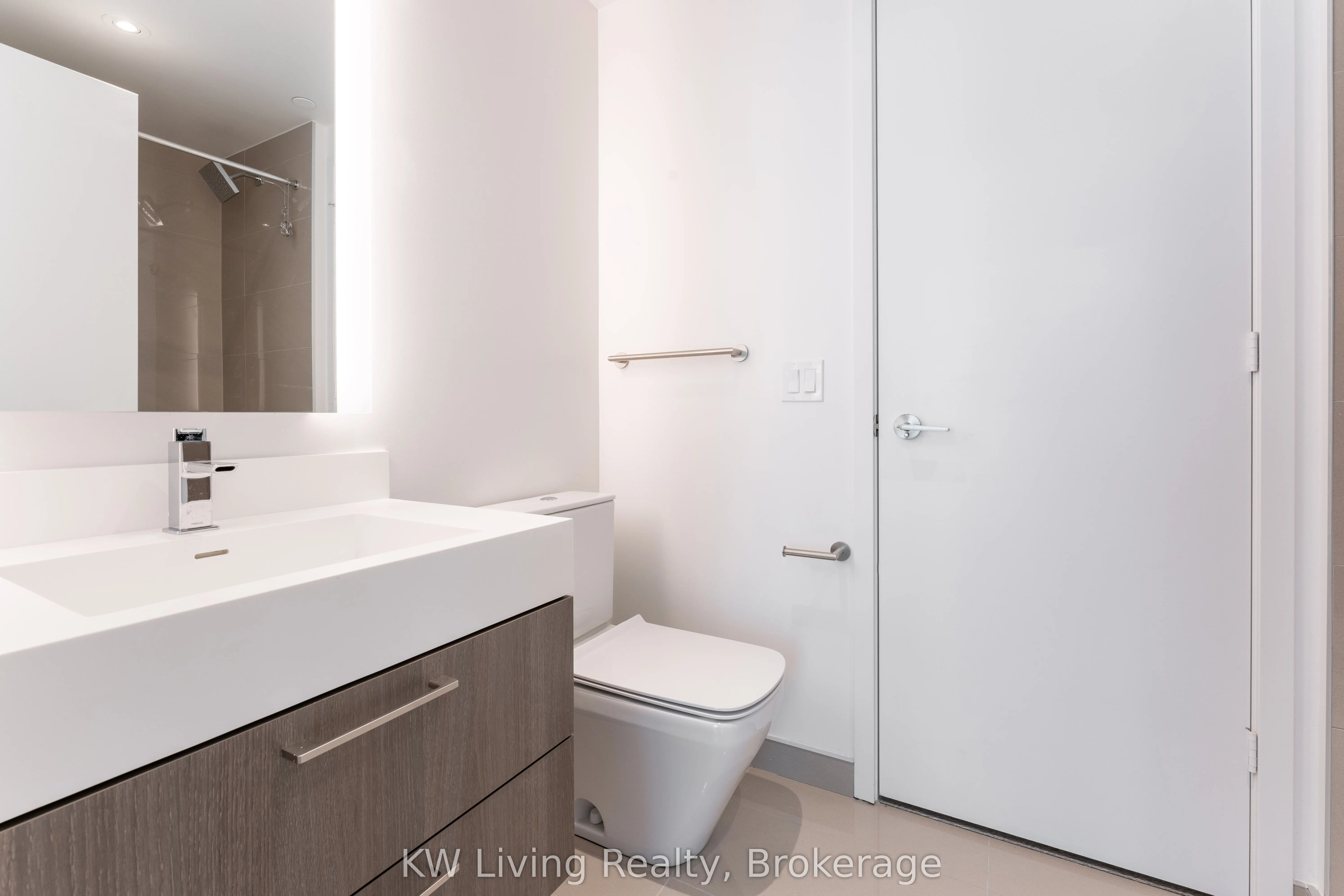 1 Yorkville Avenue, #2307