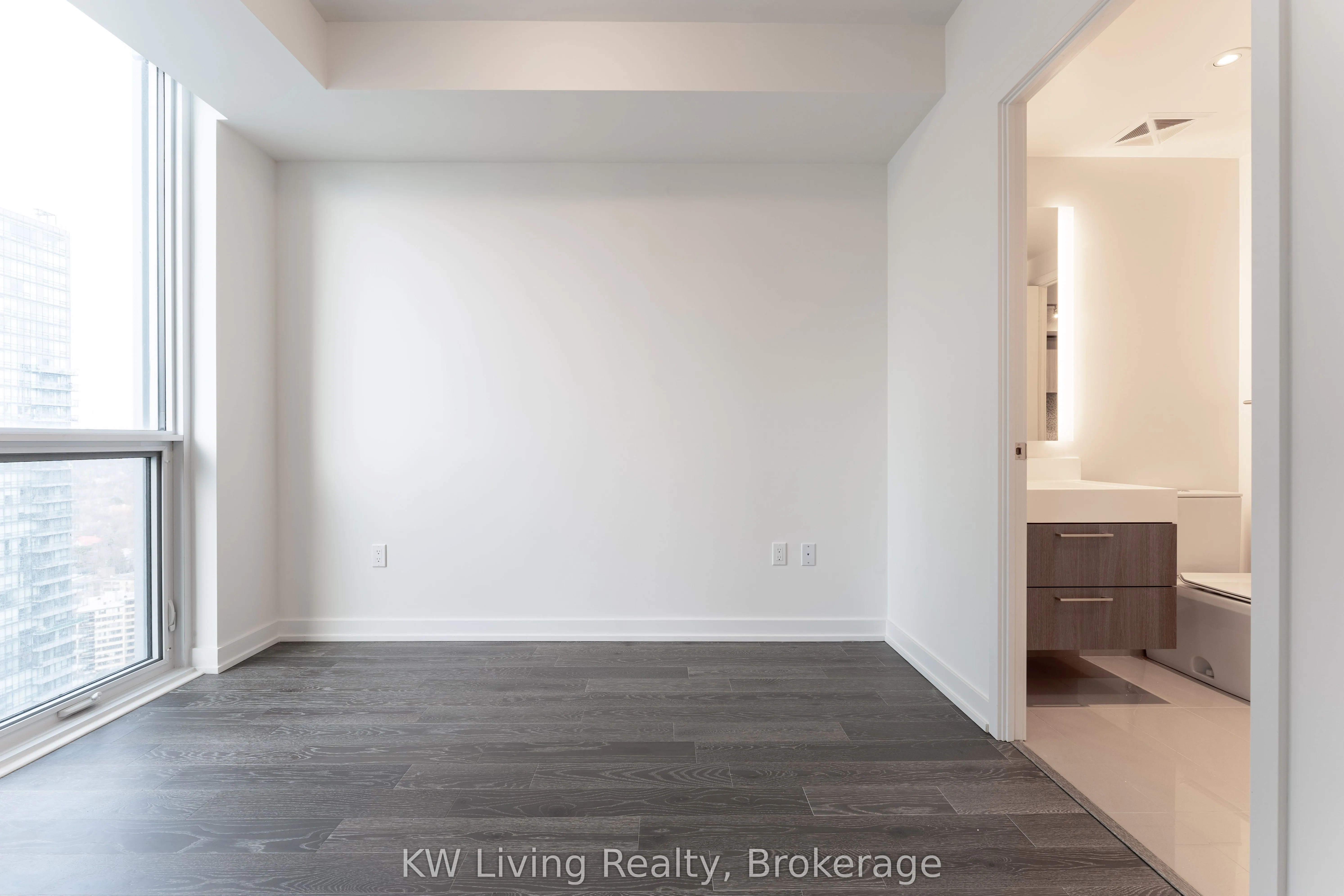 1 Yorkville Avenue, #2307