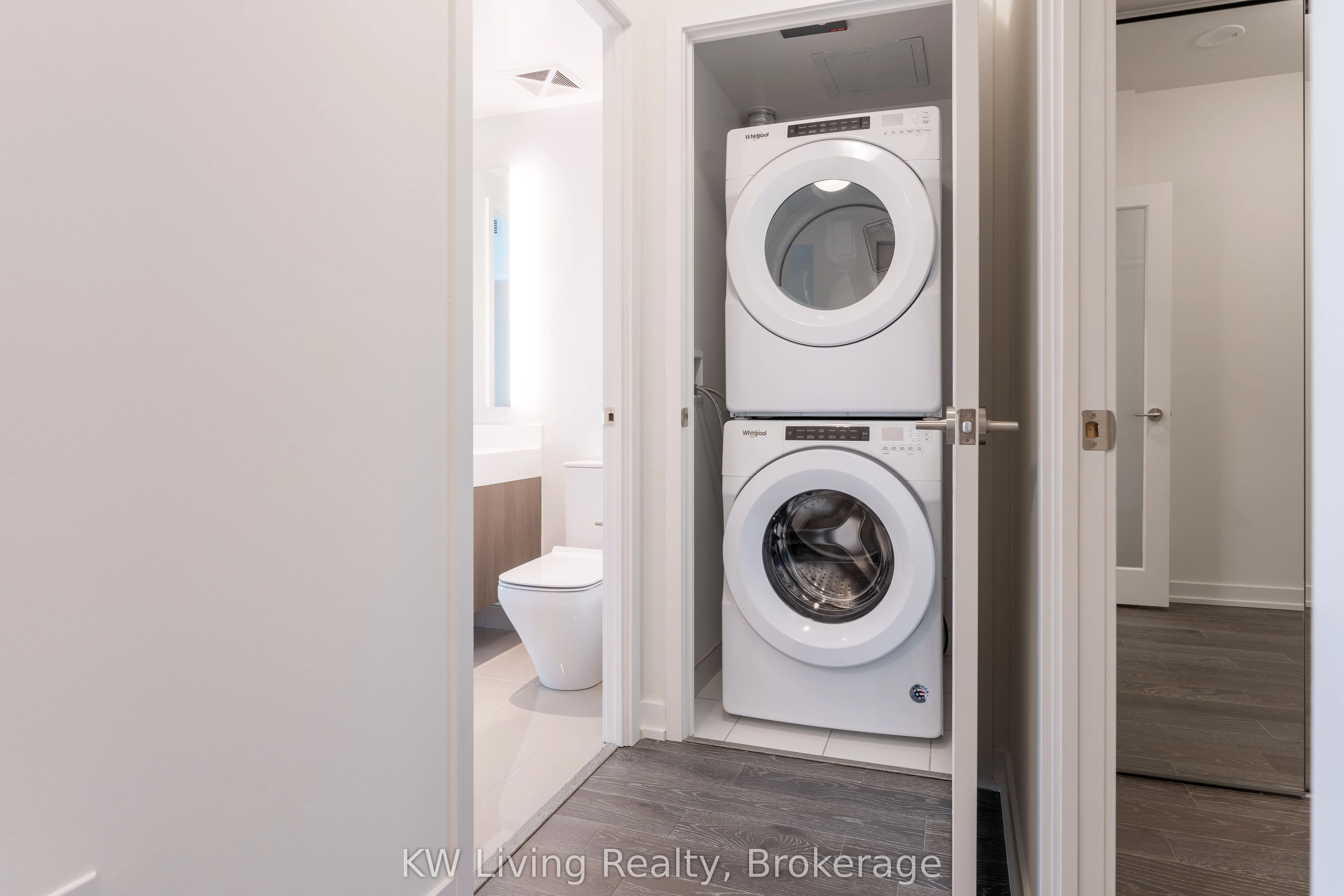 1 Yorkville Avenue, #2307