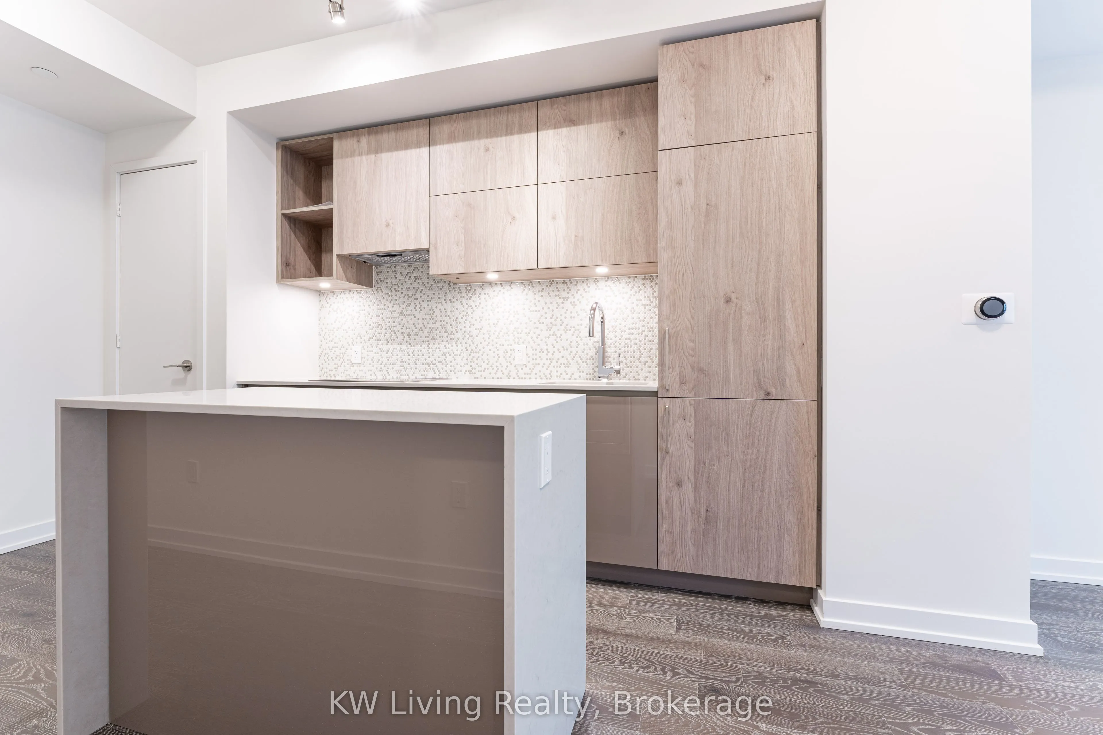 1 Yorkville Avenue, #2307