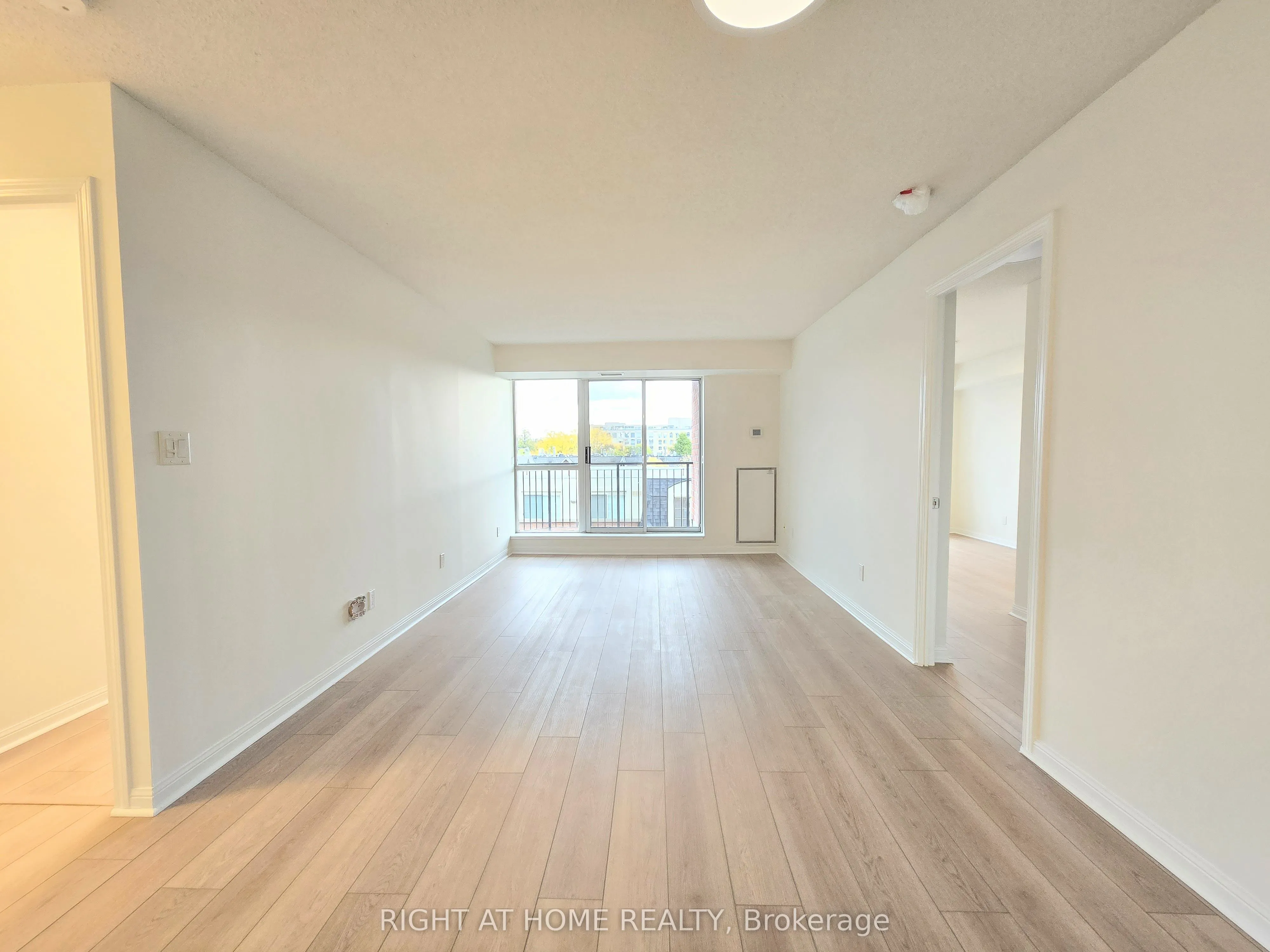 1000 King Street W, #521