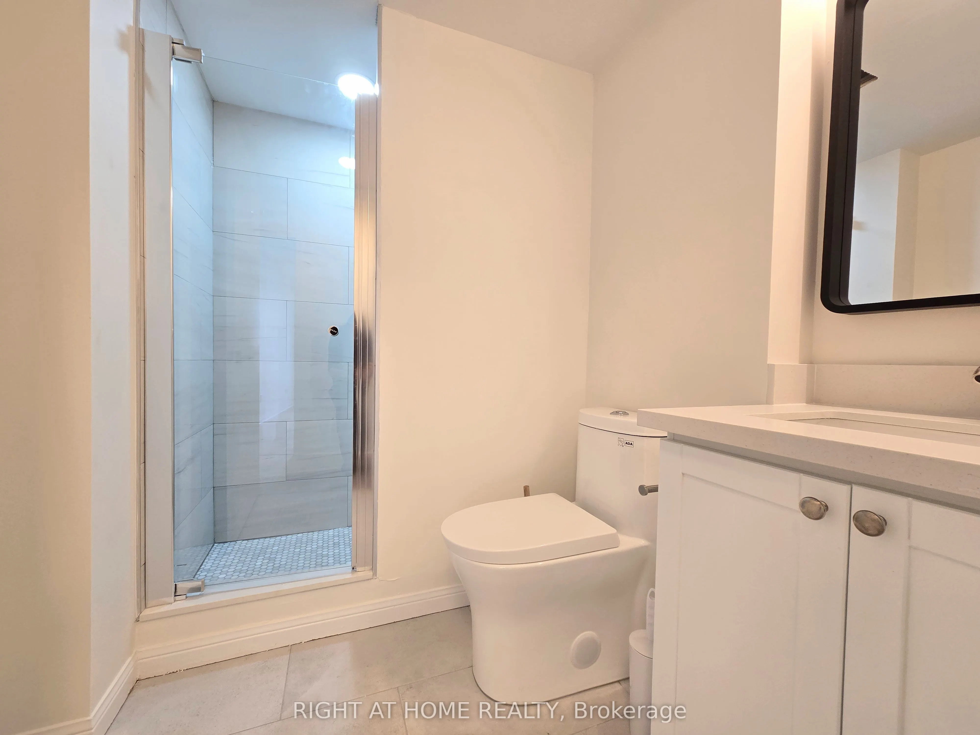 1000 King Street W, #521