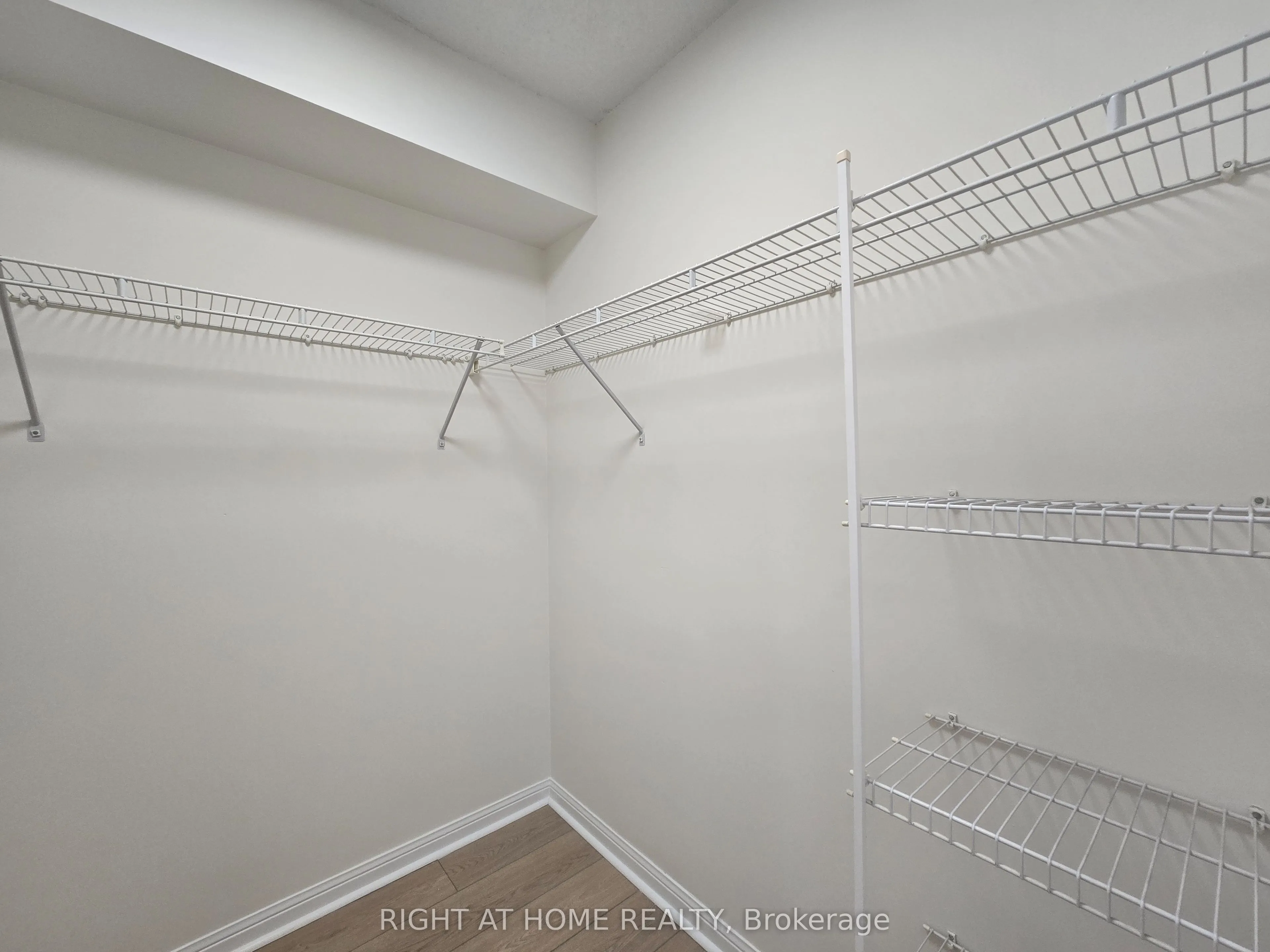 1000 King Street W, #521