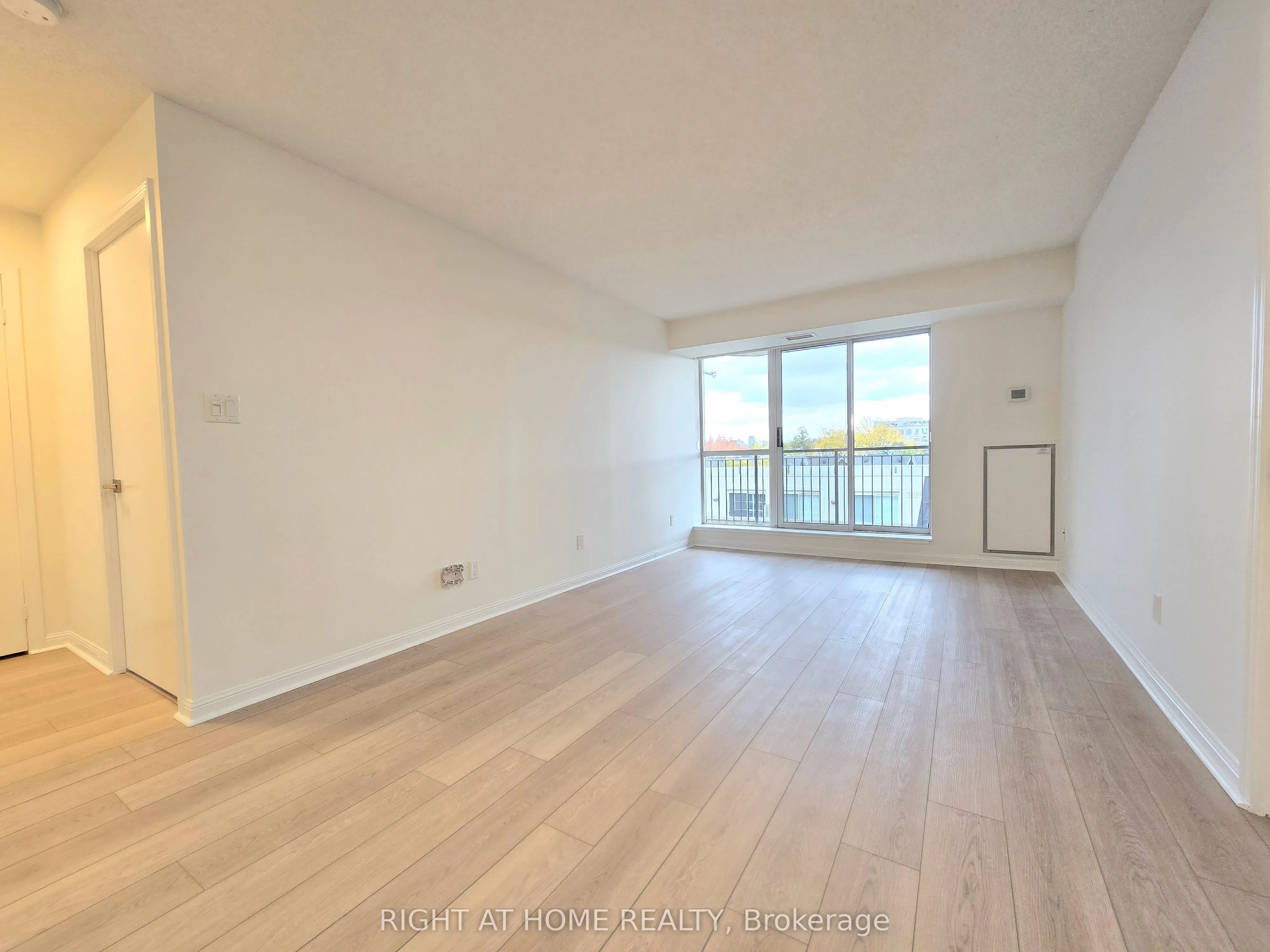 1000 King Street W, #521