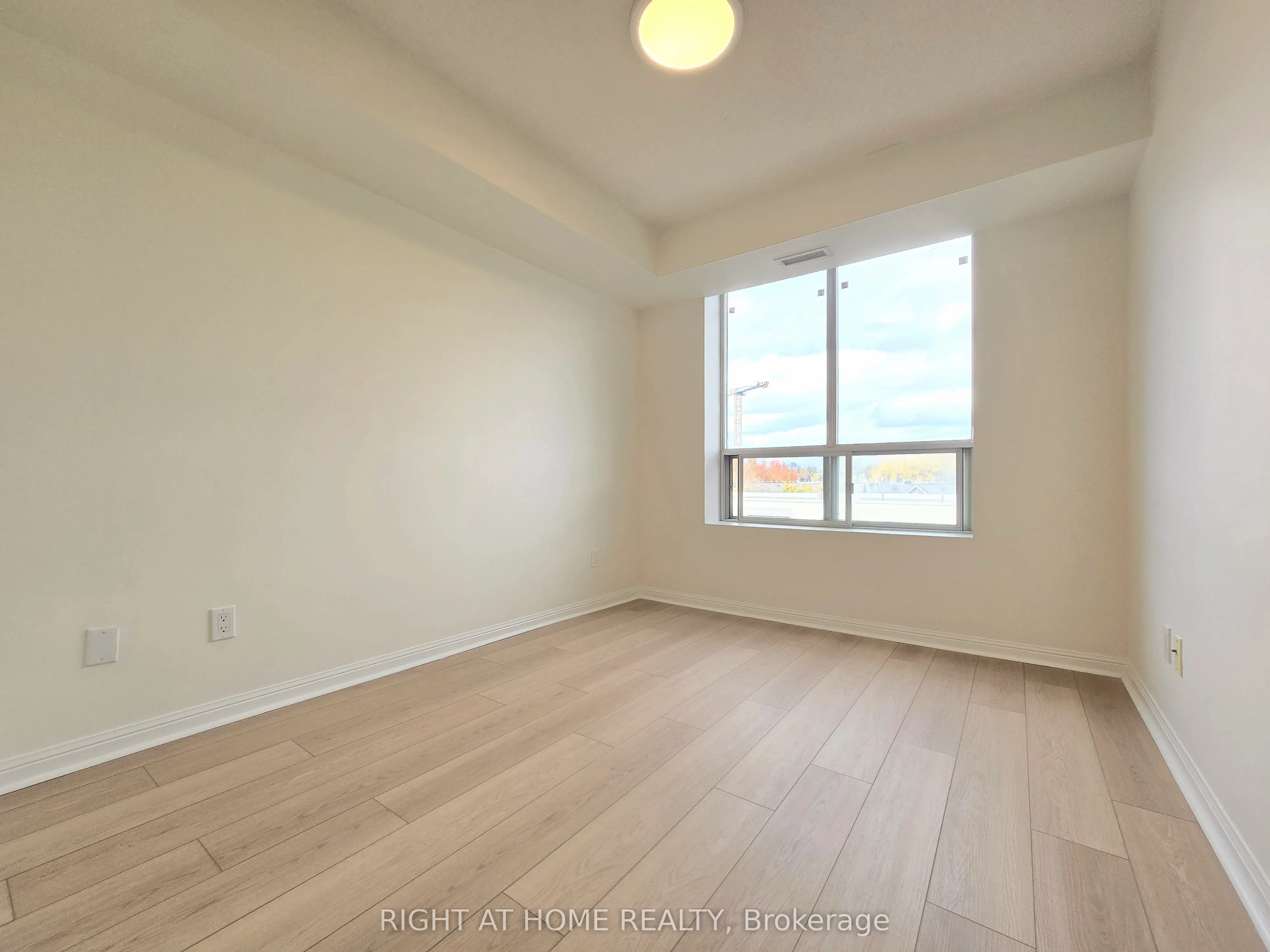 1000 King Street W, #521