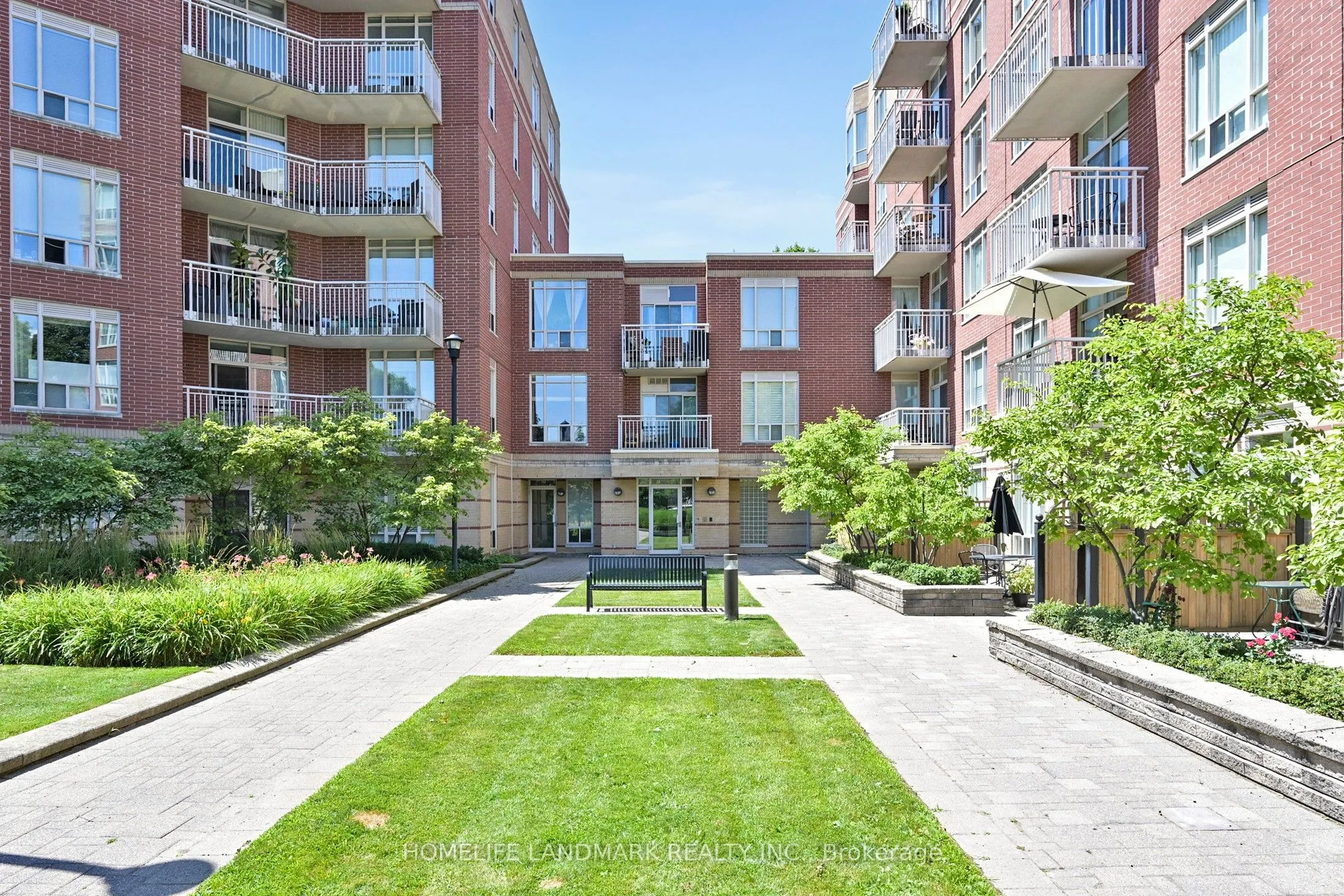 451 Rosewell Avenue, #404