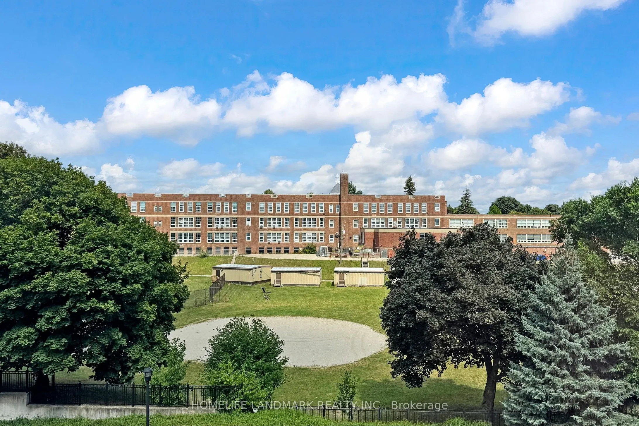 451 Rosewell Avenue, #404