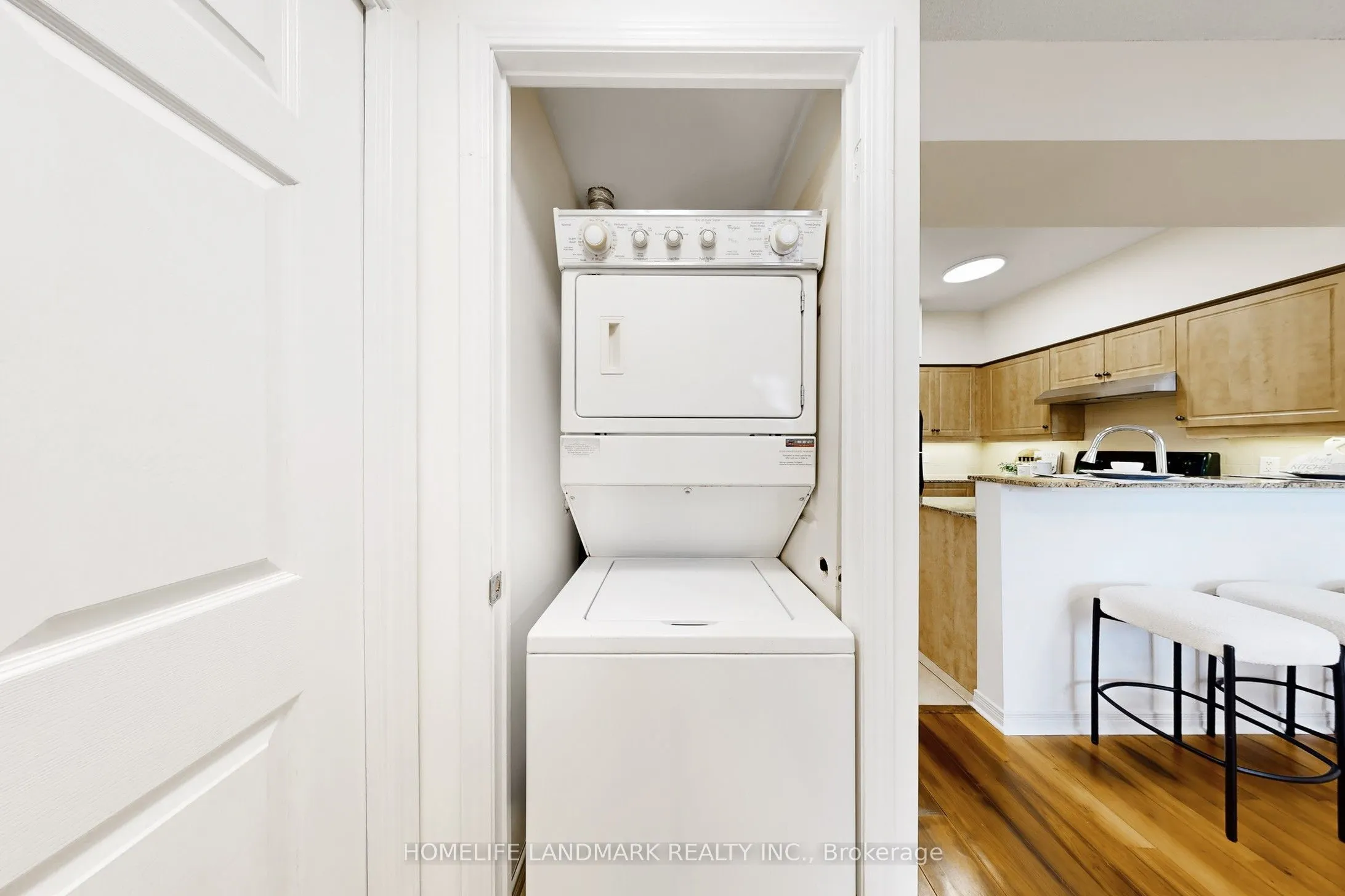 451 Rosewell Avenue, #404