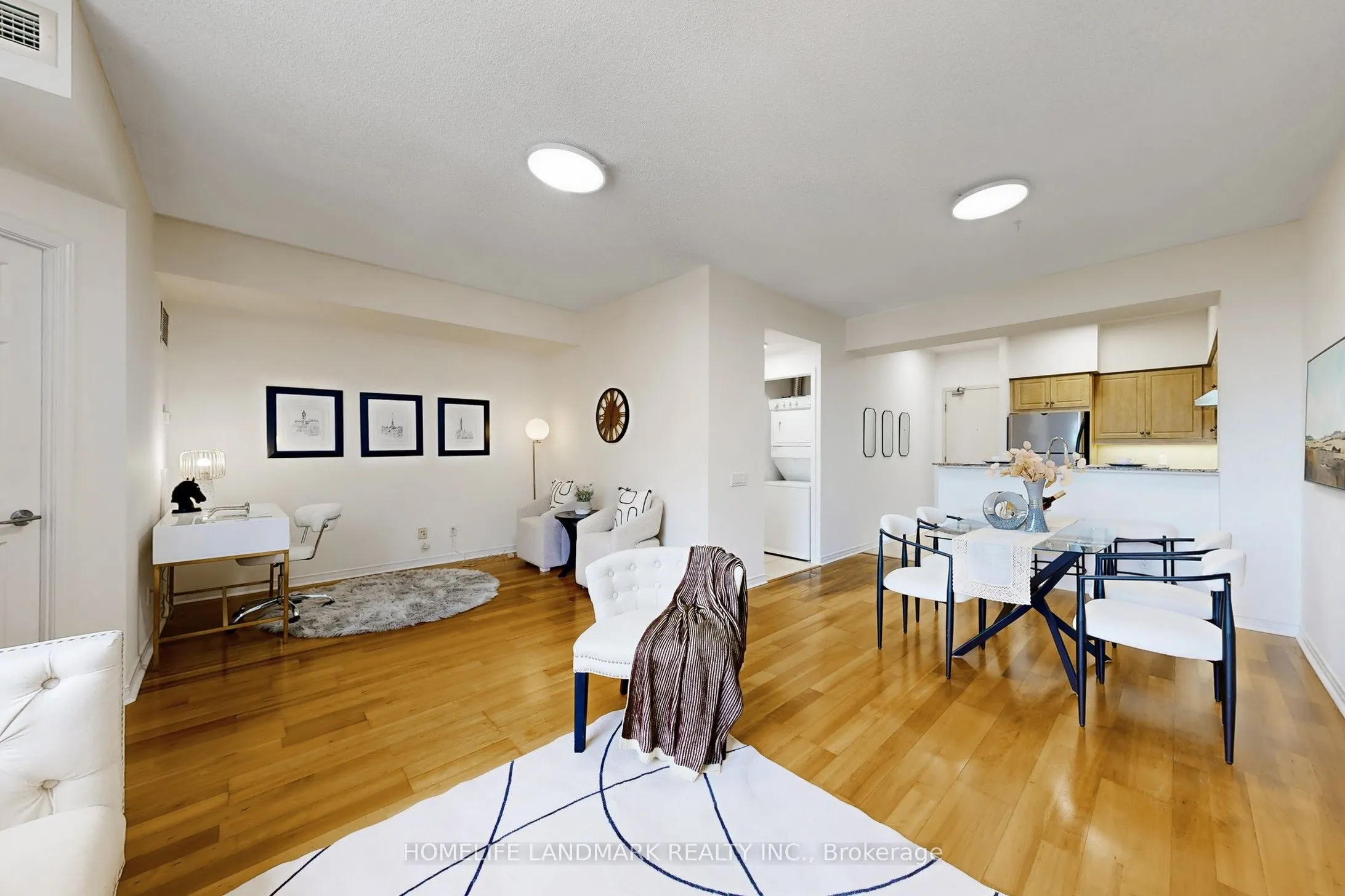 451 Rosewell Avenue, #404