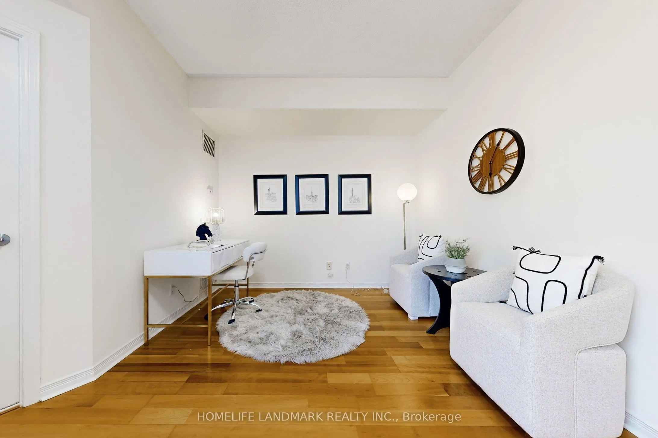 451 Rosewell Avenue, #404