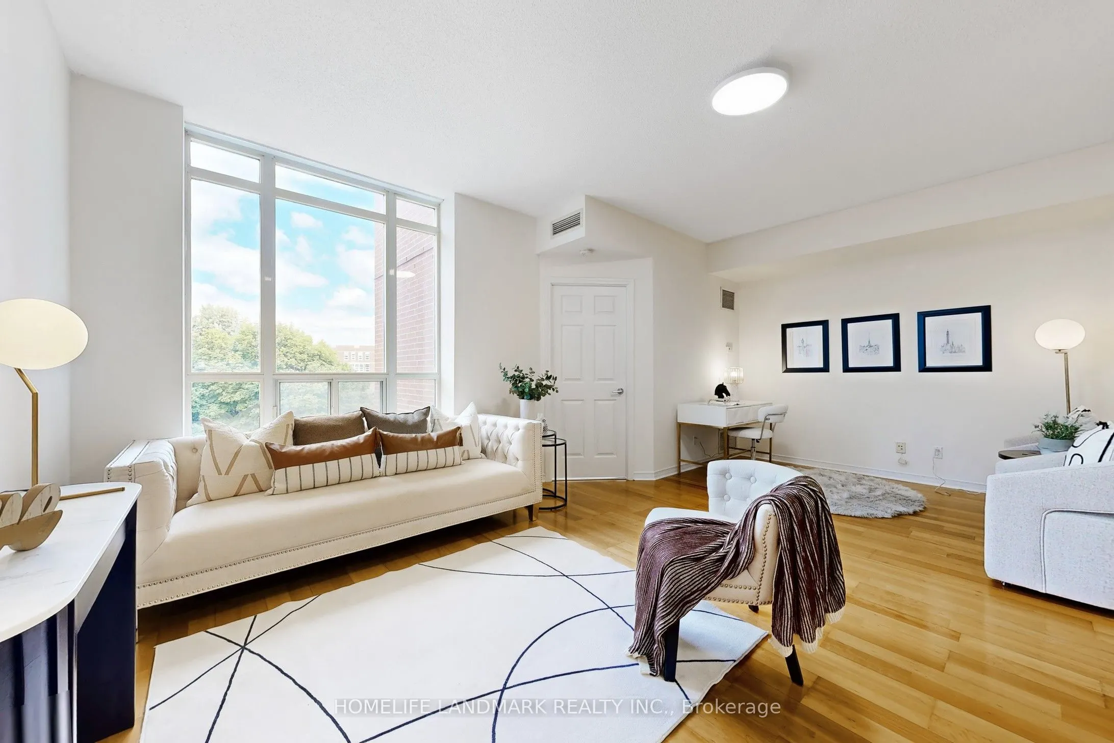 451 Rosewell Avenue, #404