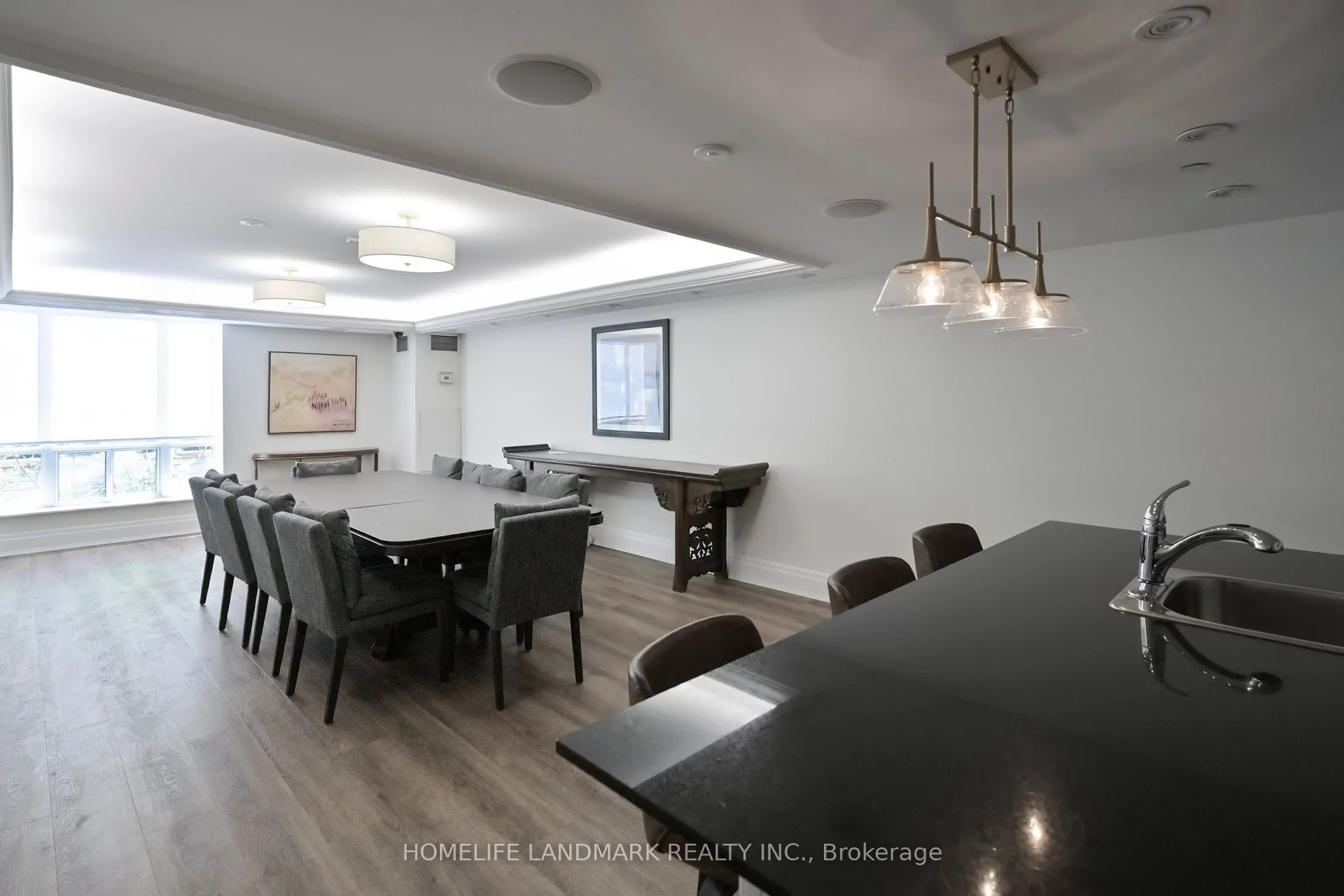 451 Rosewell Avenue, #404