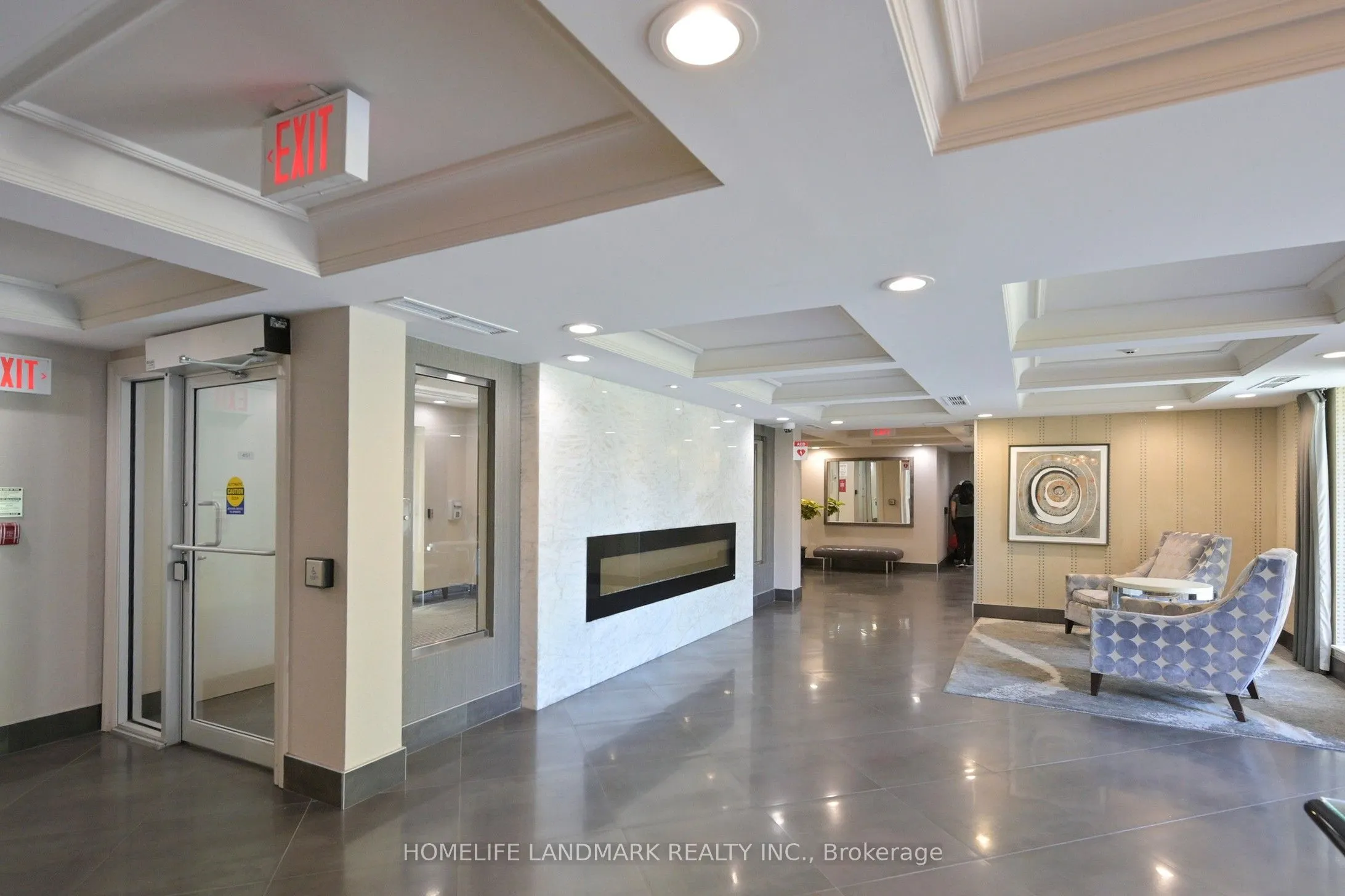 451 Rosewell Avenue, #404