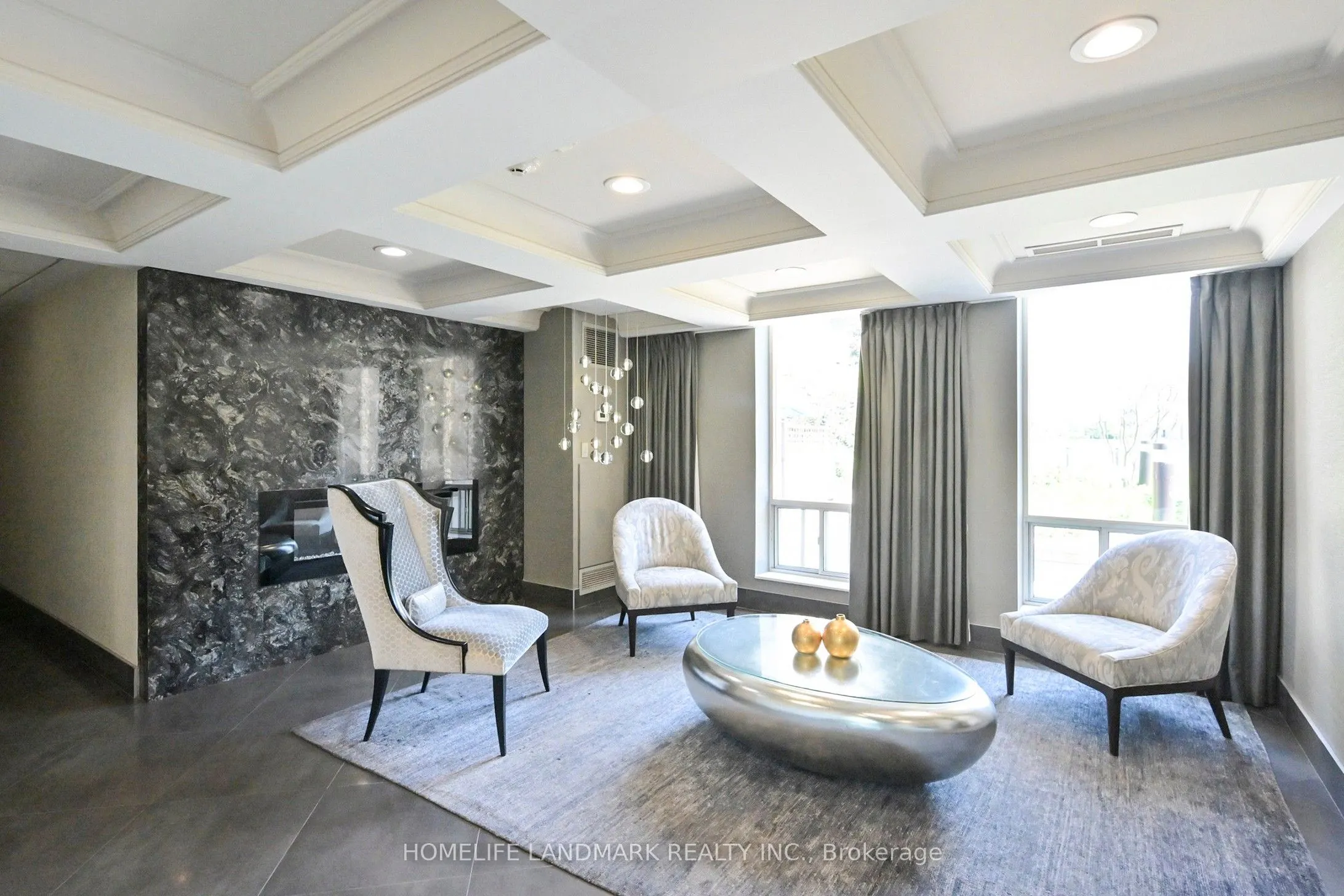 451 Rosewell Avenue, #404