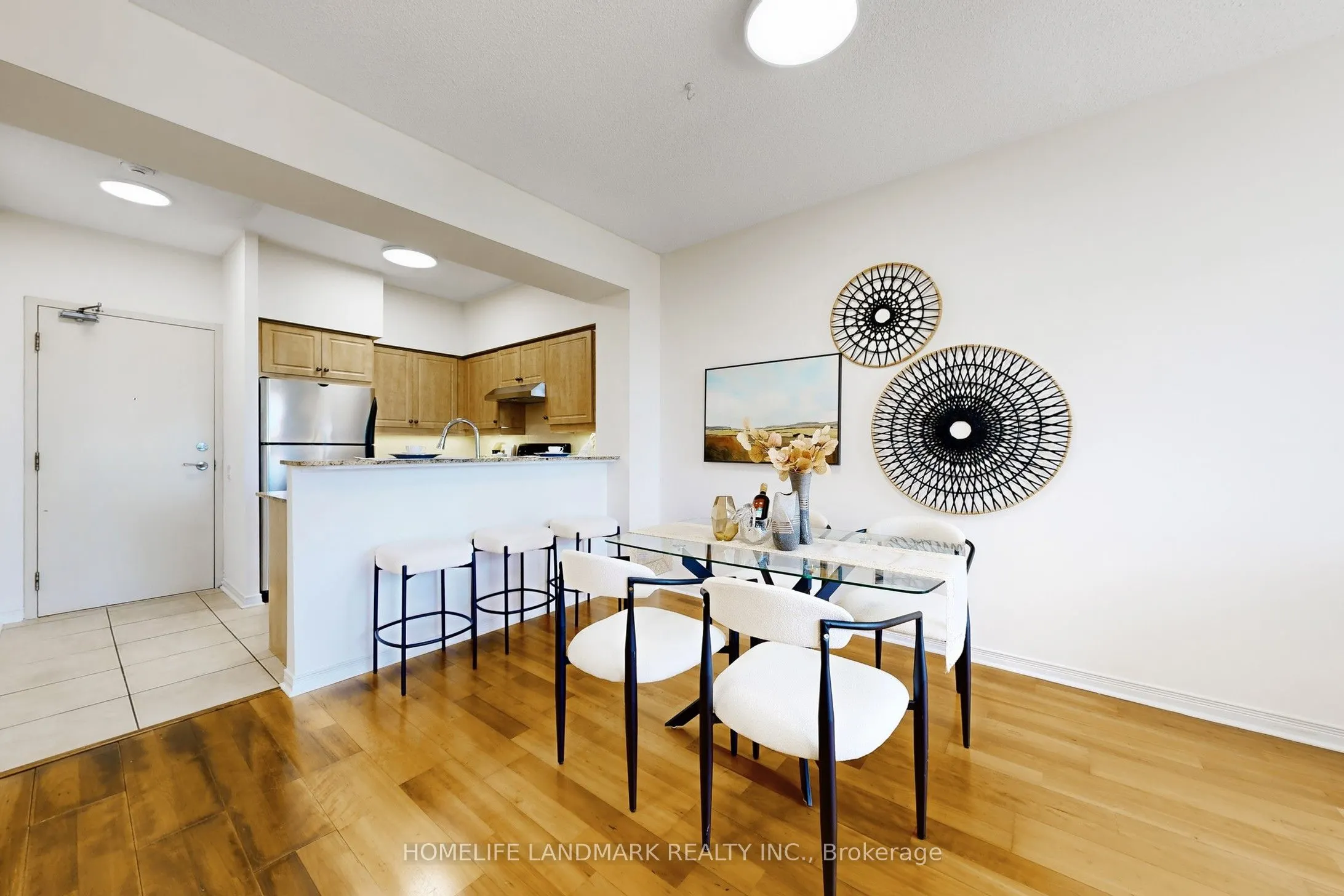 451 Rosewell Avenue, #404