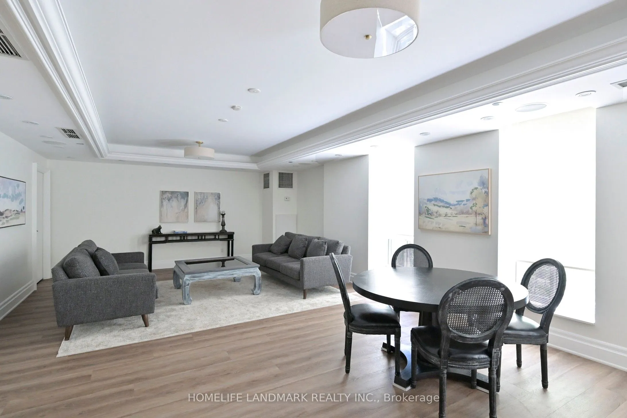 451 Rosewell Avenue, #404