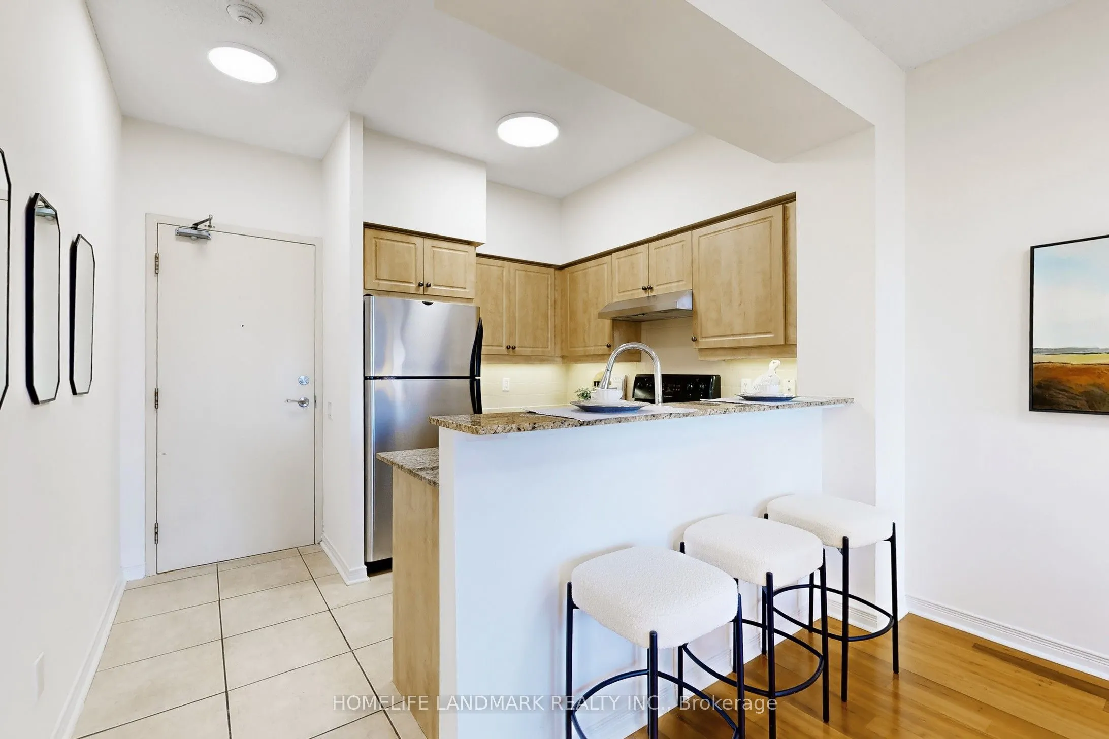 451 Rosewell Avenue, #404