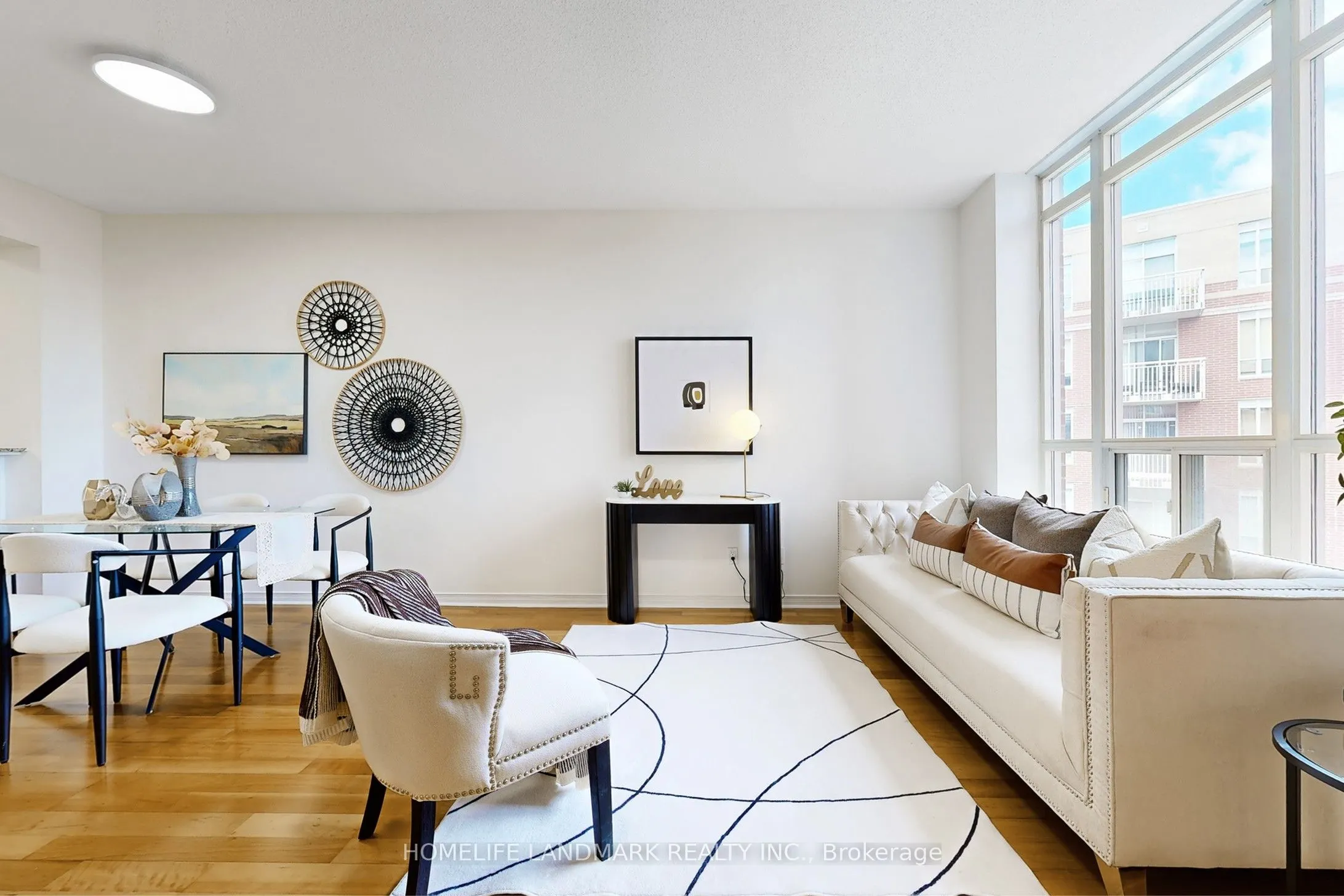 451 Rosewell Avenue, #404