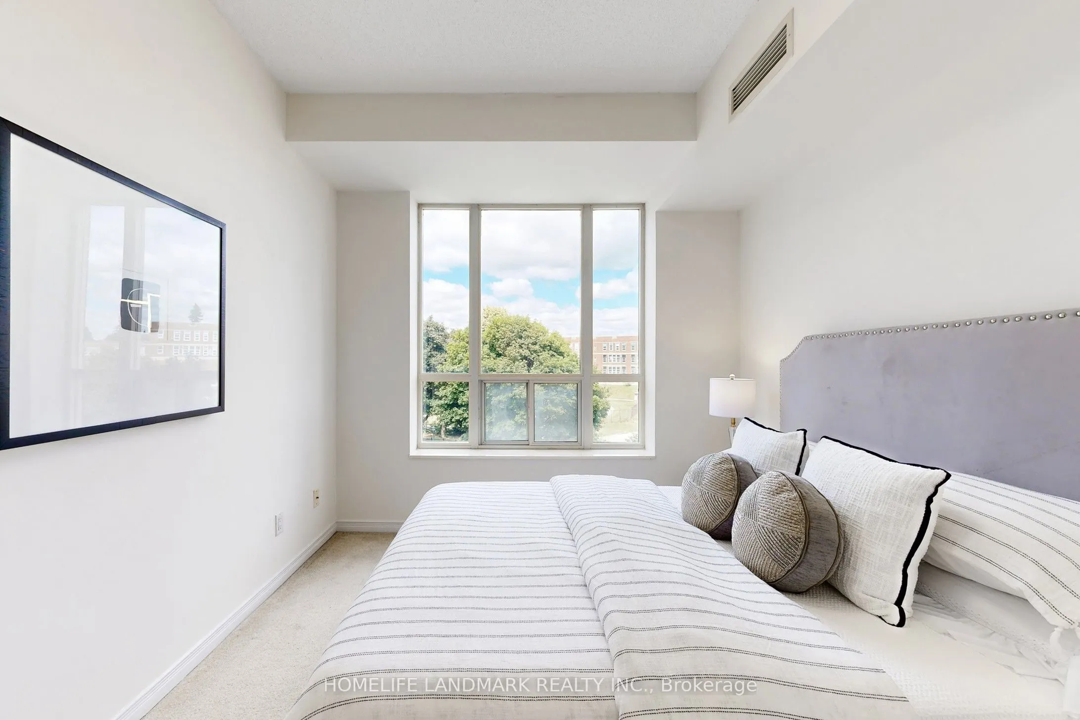 451 Rosewell Avenue, #404