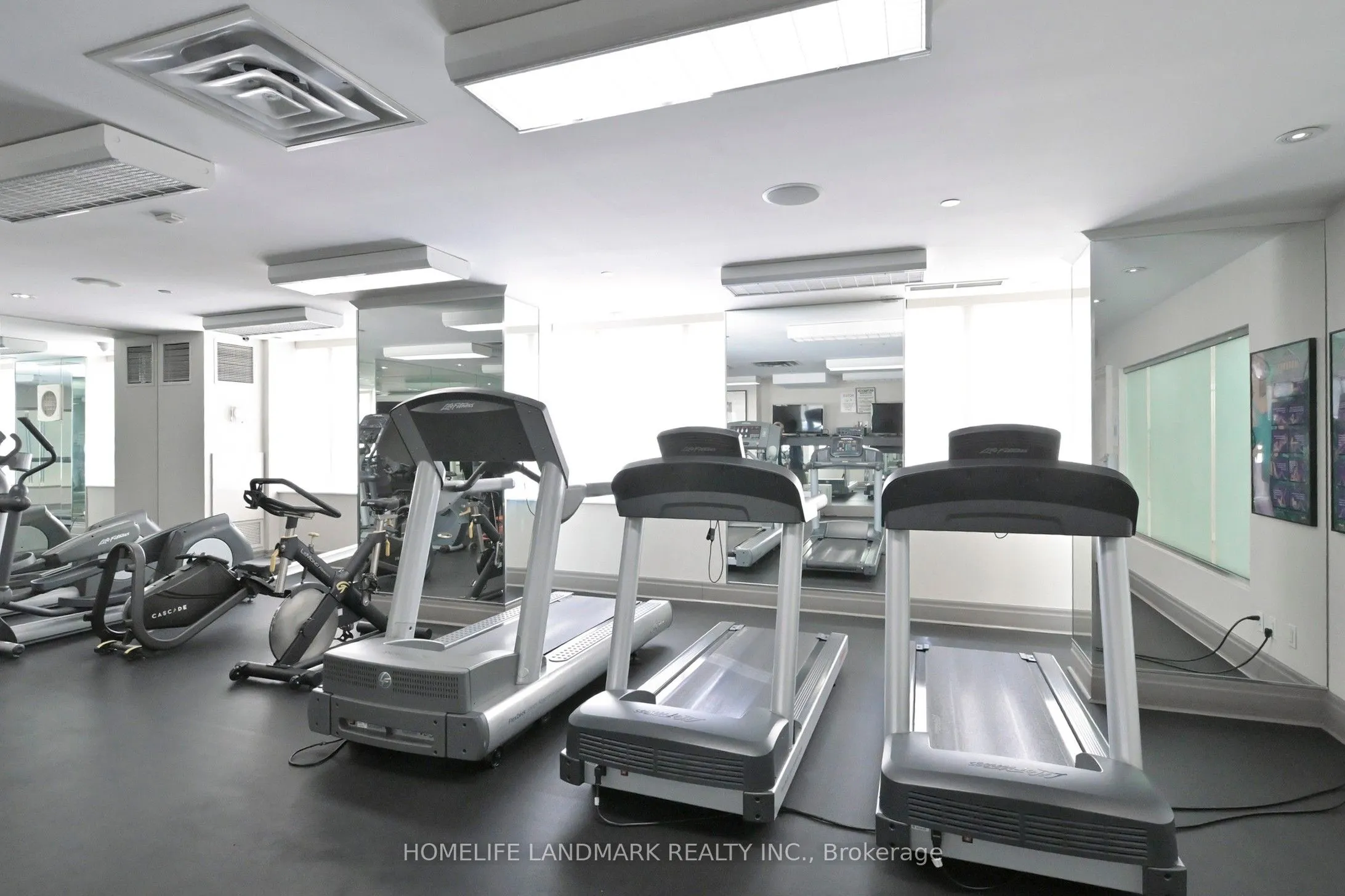 451 Rosewell Avenue, #404