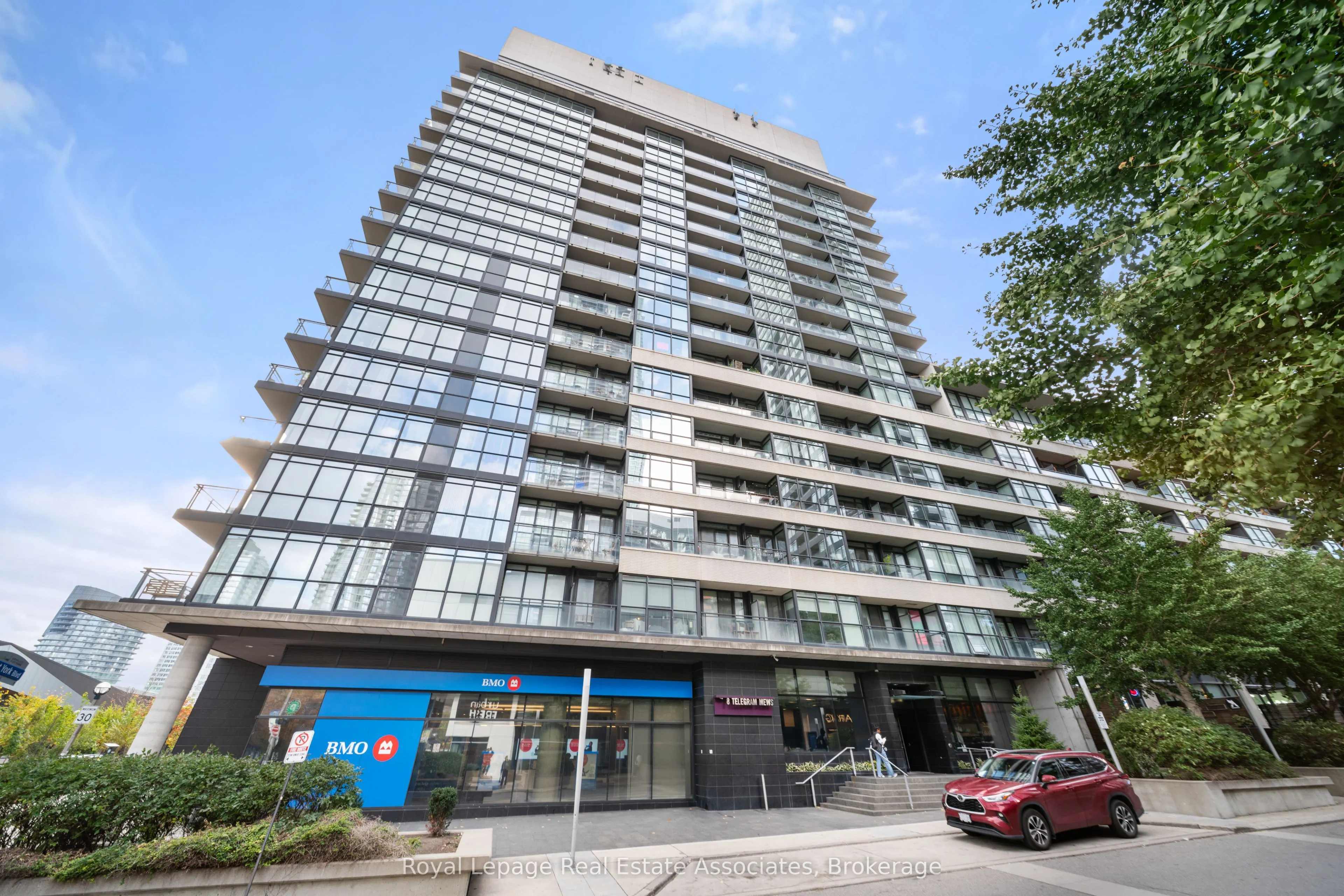 8 Telegram Mews, #518