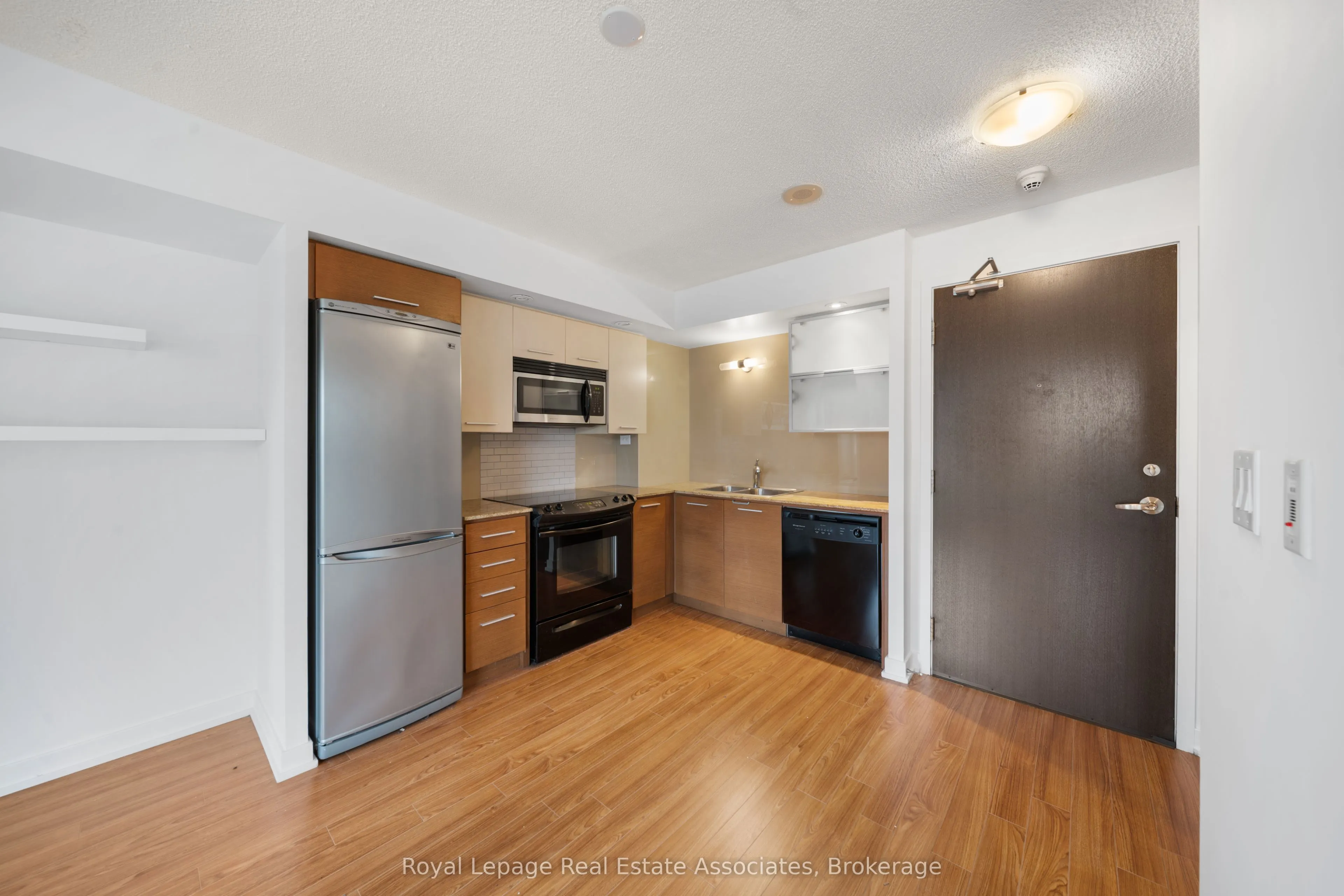 8 Telegram Mews, #518