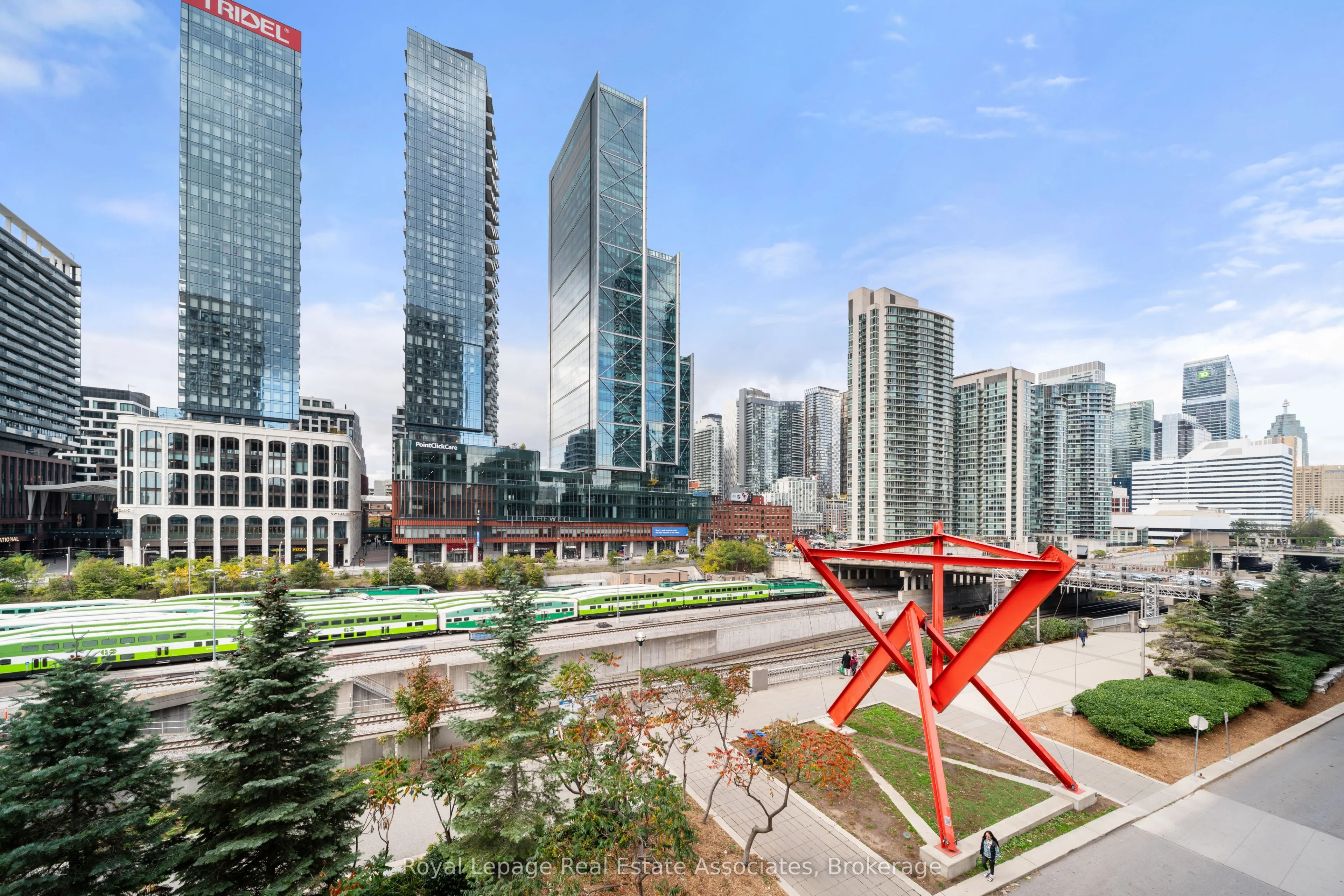 8 Telegram Mews, #518