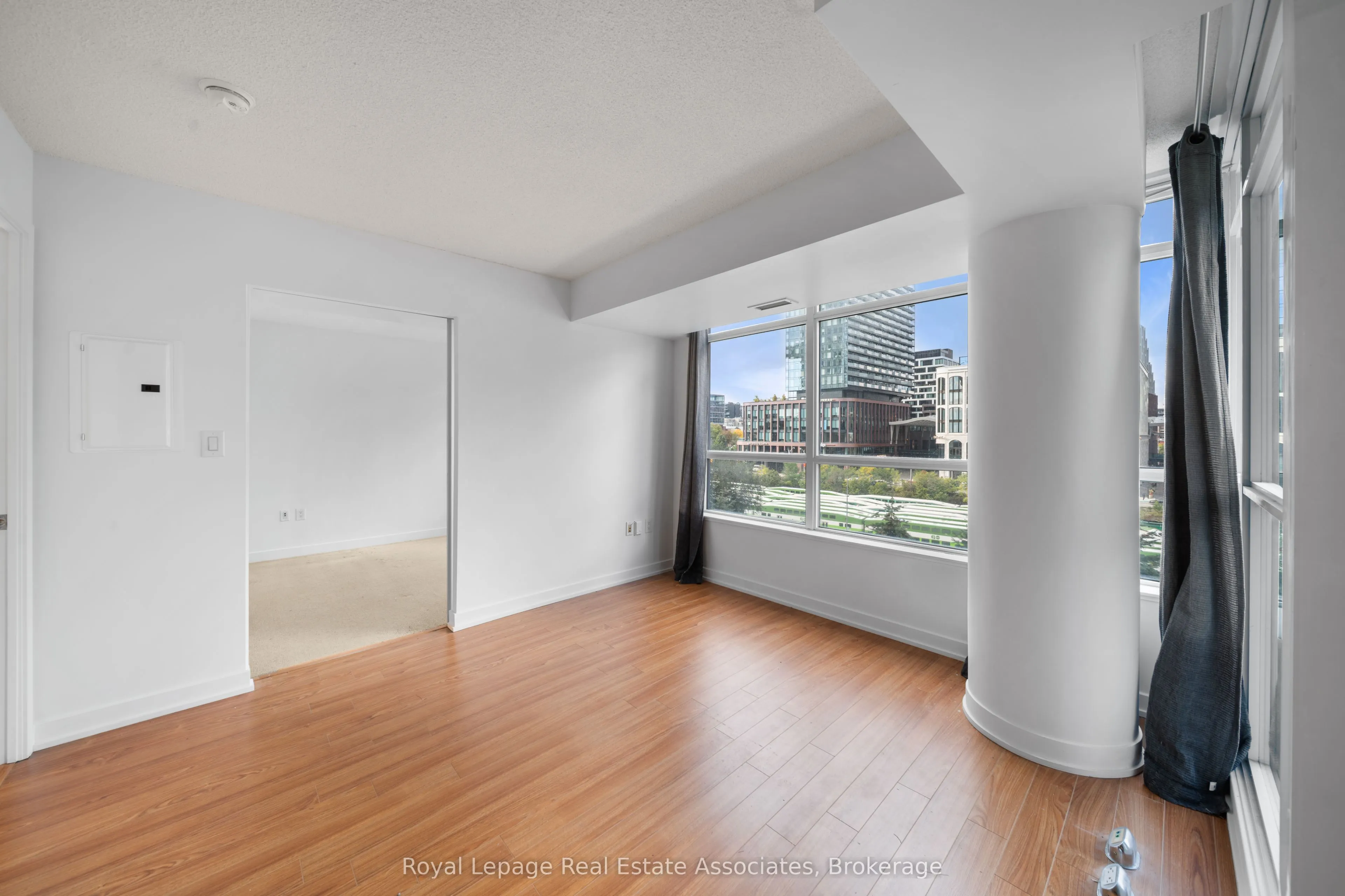 8 Telegram Mews, #518