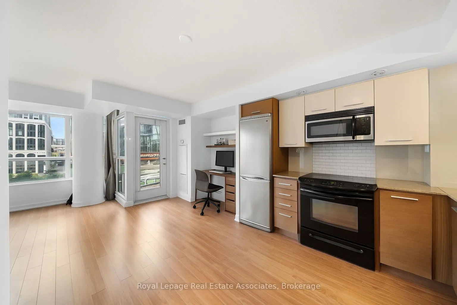 8 Telegram Mews, #518