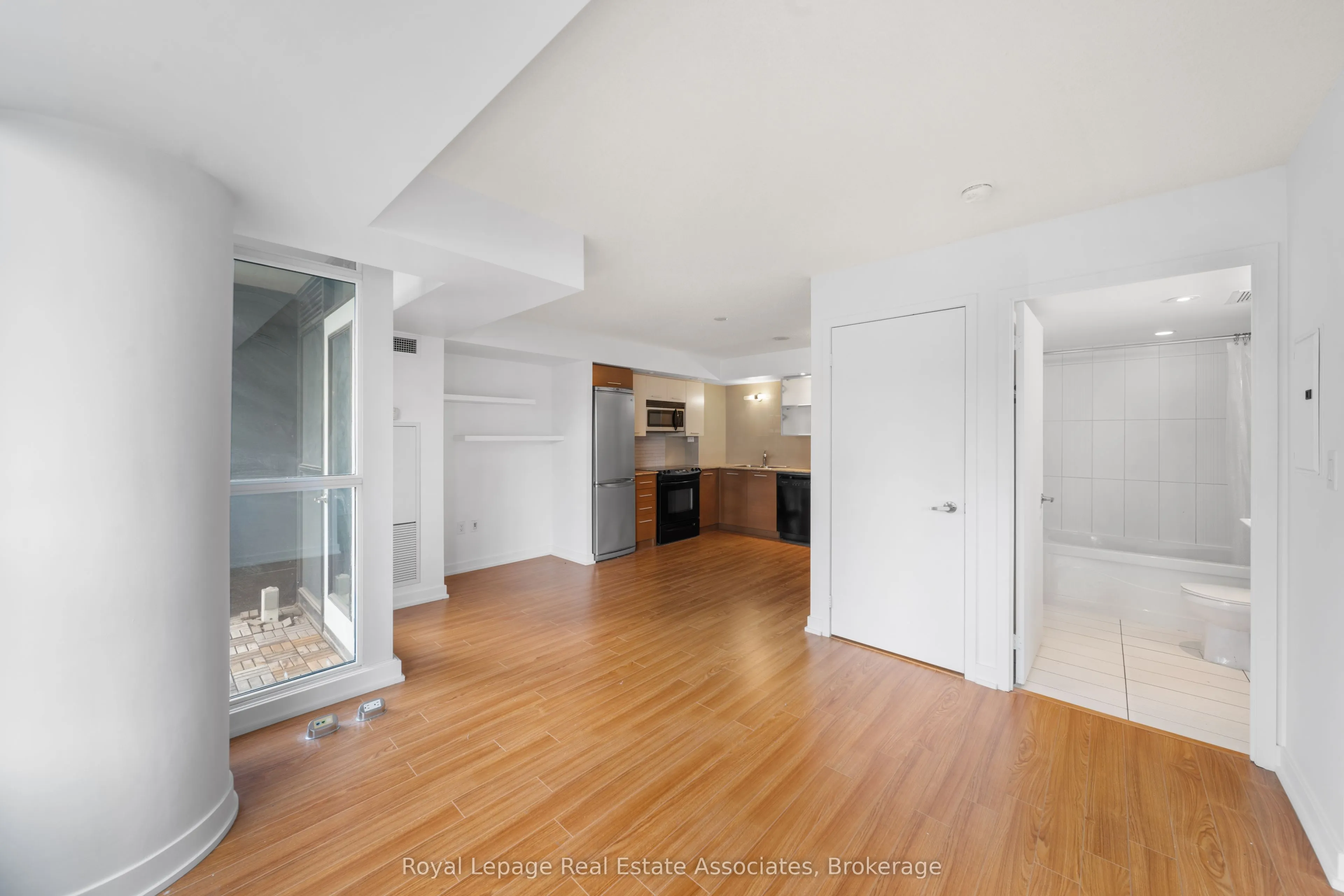 8 Telegram Mews, #518