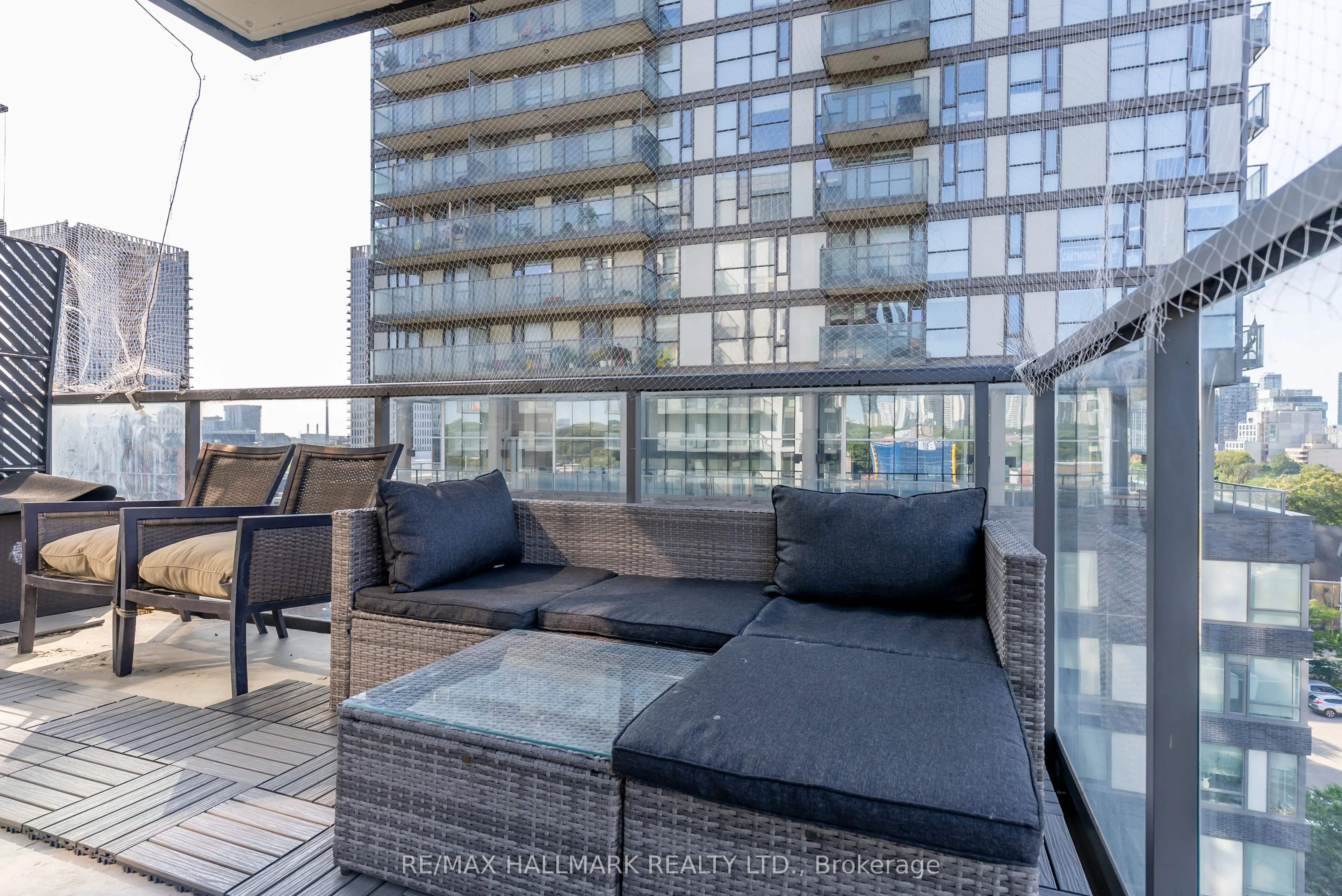 260 Sackville Street, #813