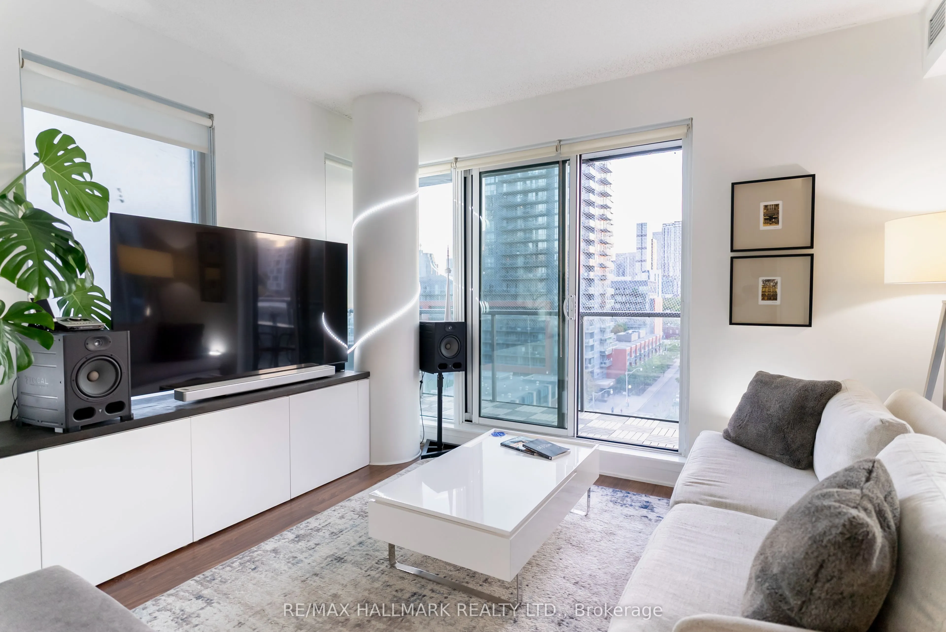 260 Sackville Street, #813