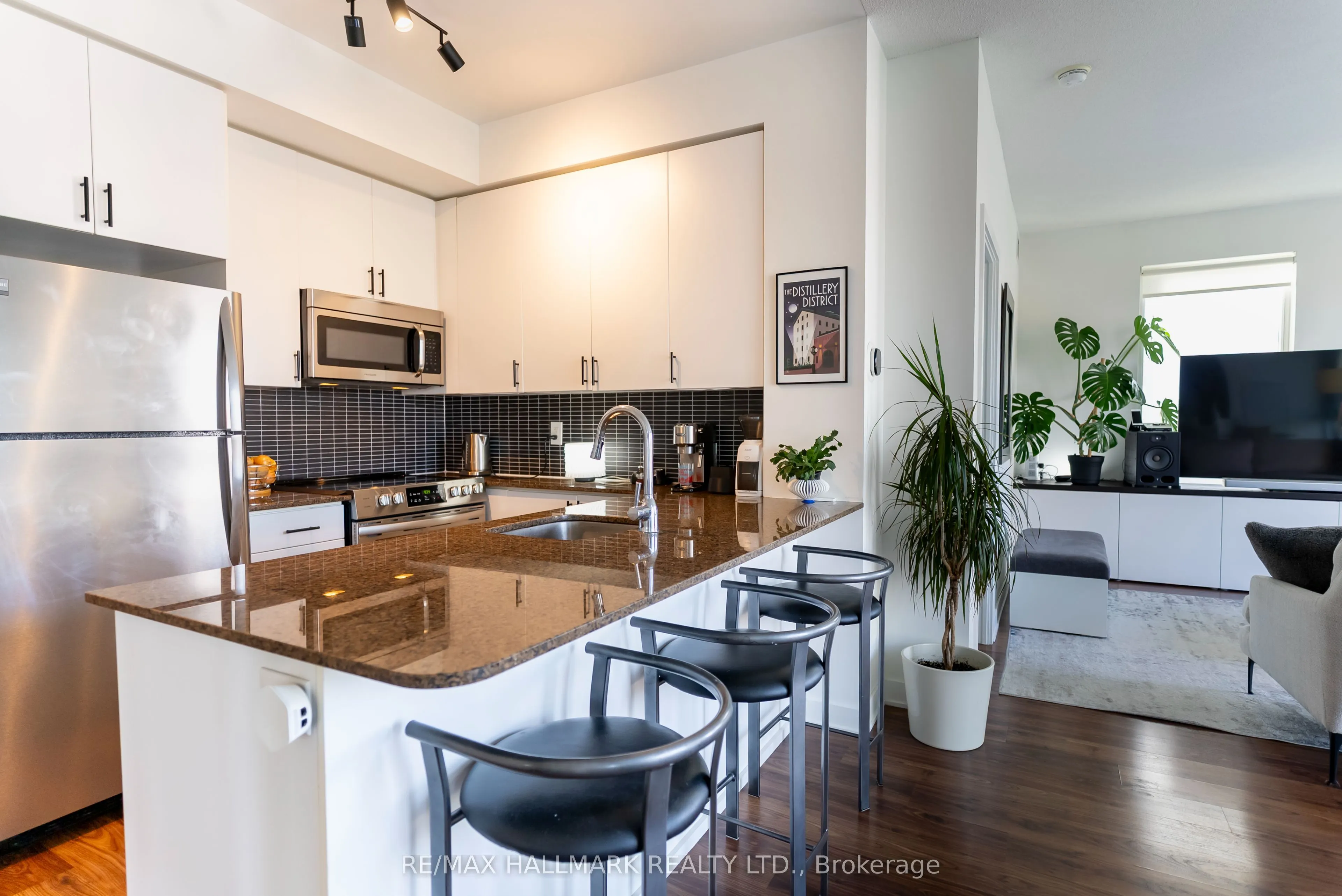 260 Sackville Street, #813