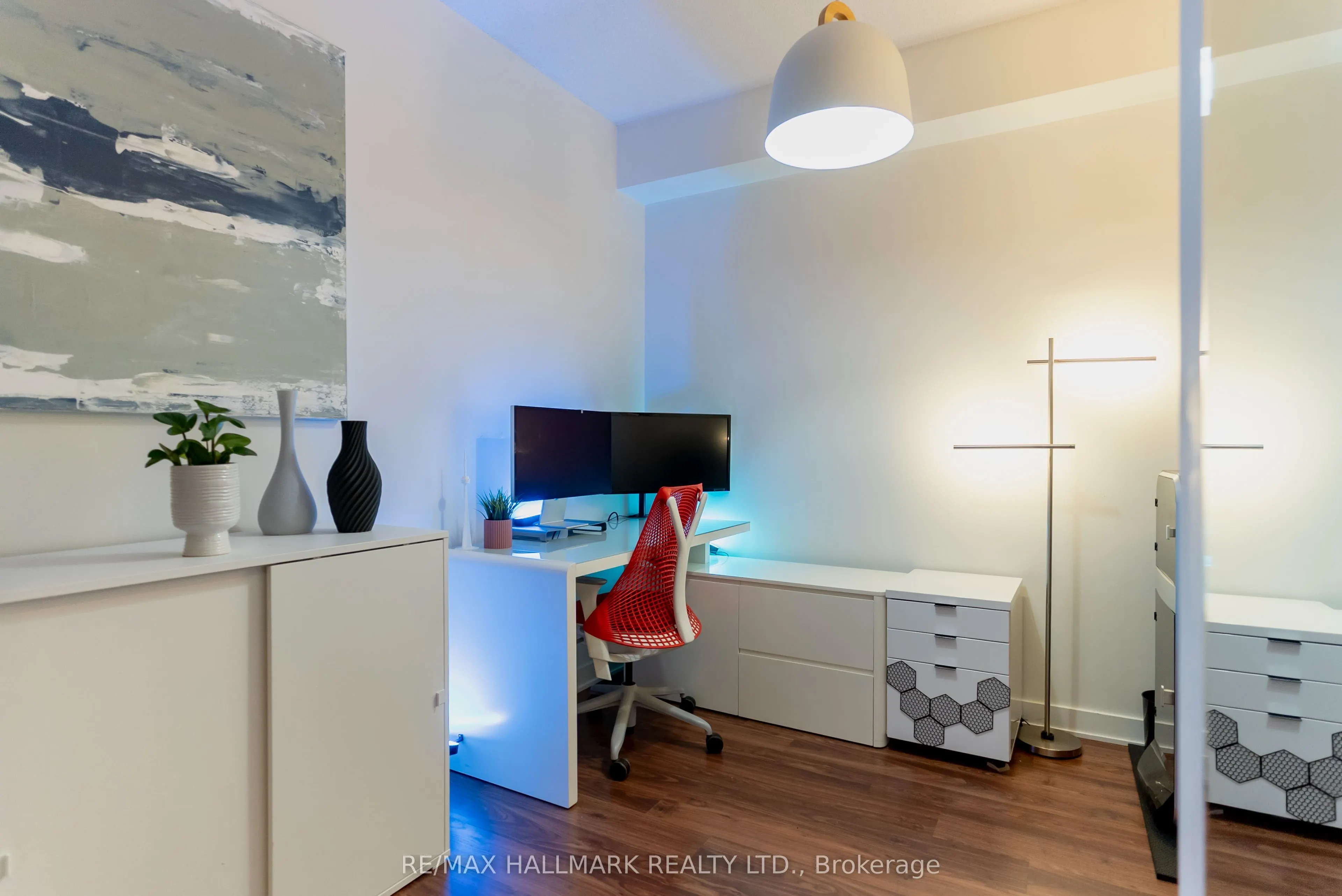 260 Sackville Street, #813