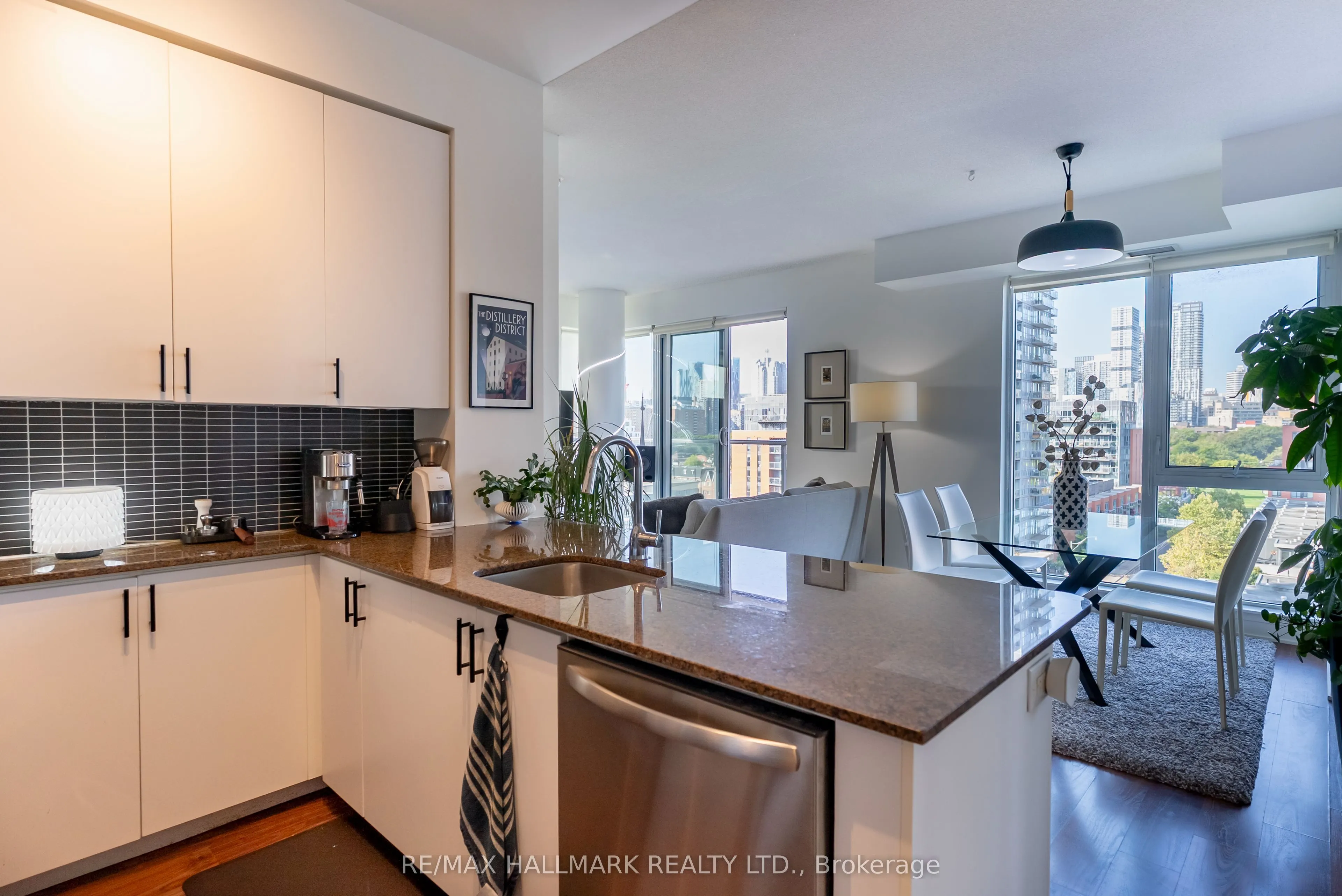 260 Sackville Street, #813