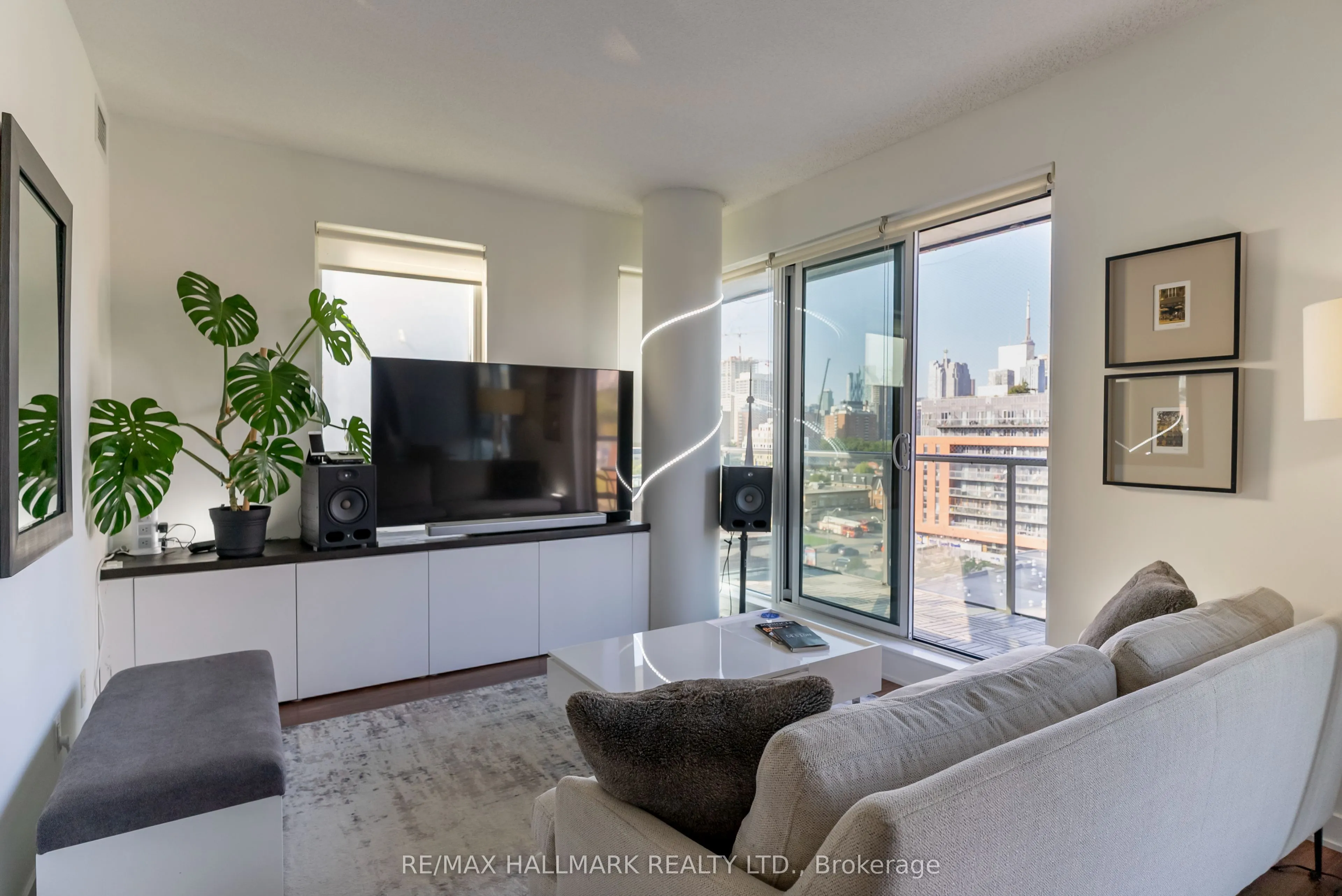 260 Sackville Street, #813