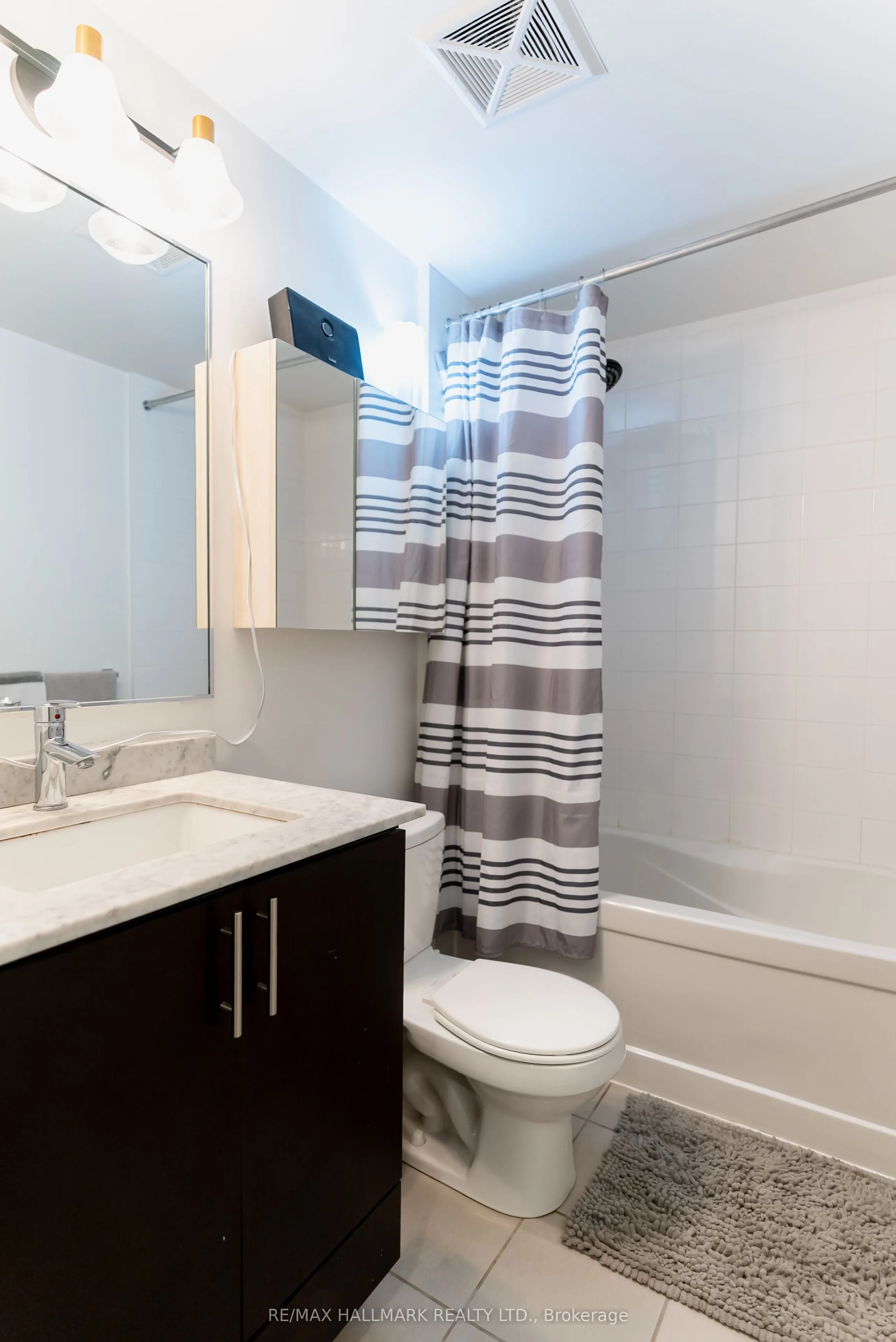 260 Sackville Street, #813