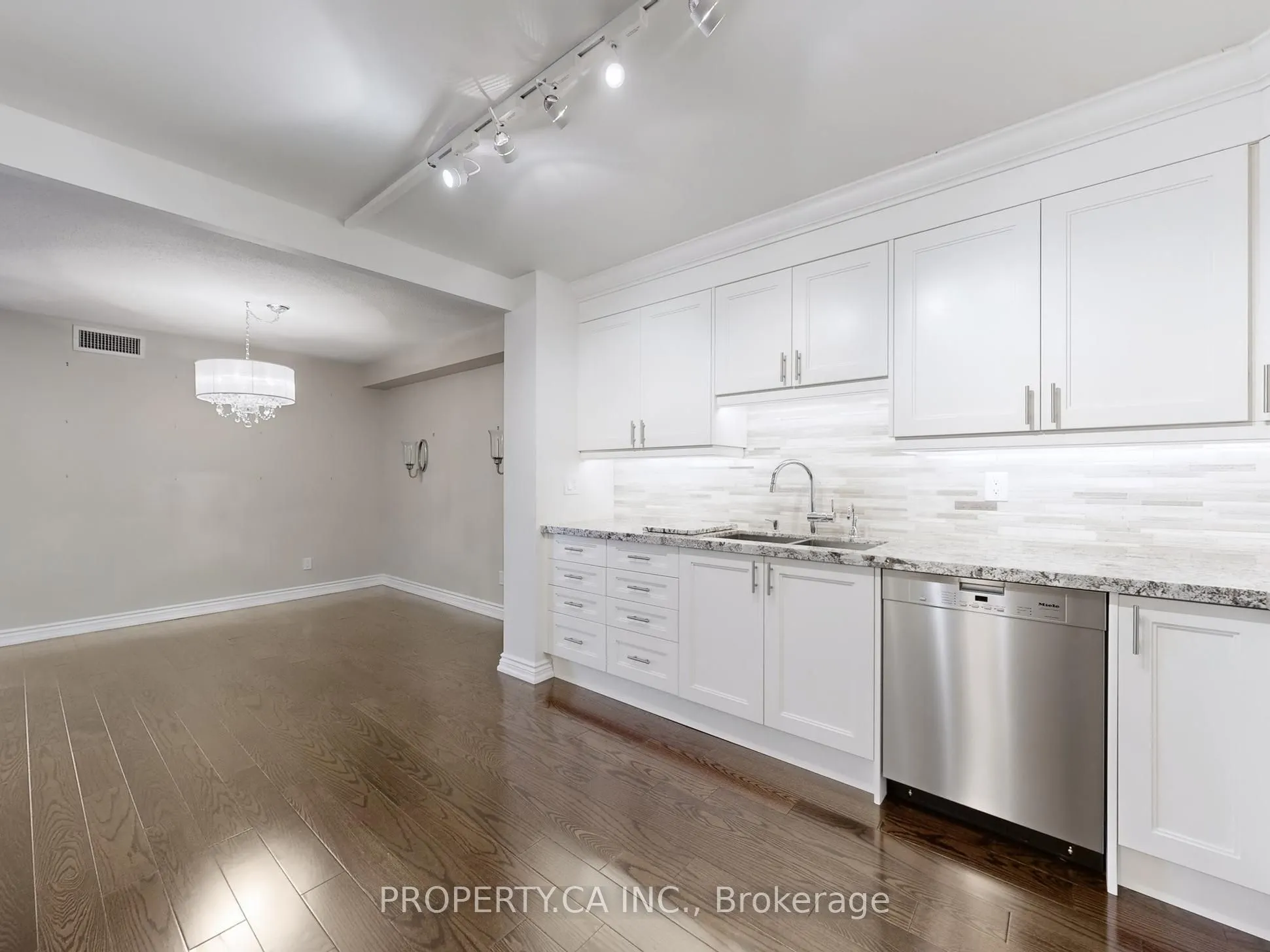 3181 Bayview Avenue, #308
