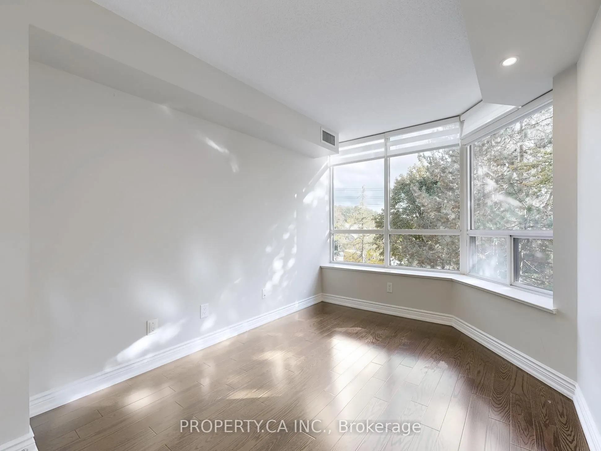 3181 Bayview Avenue, #308
