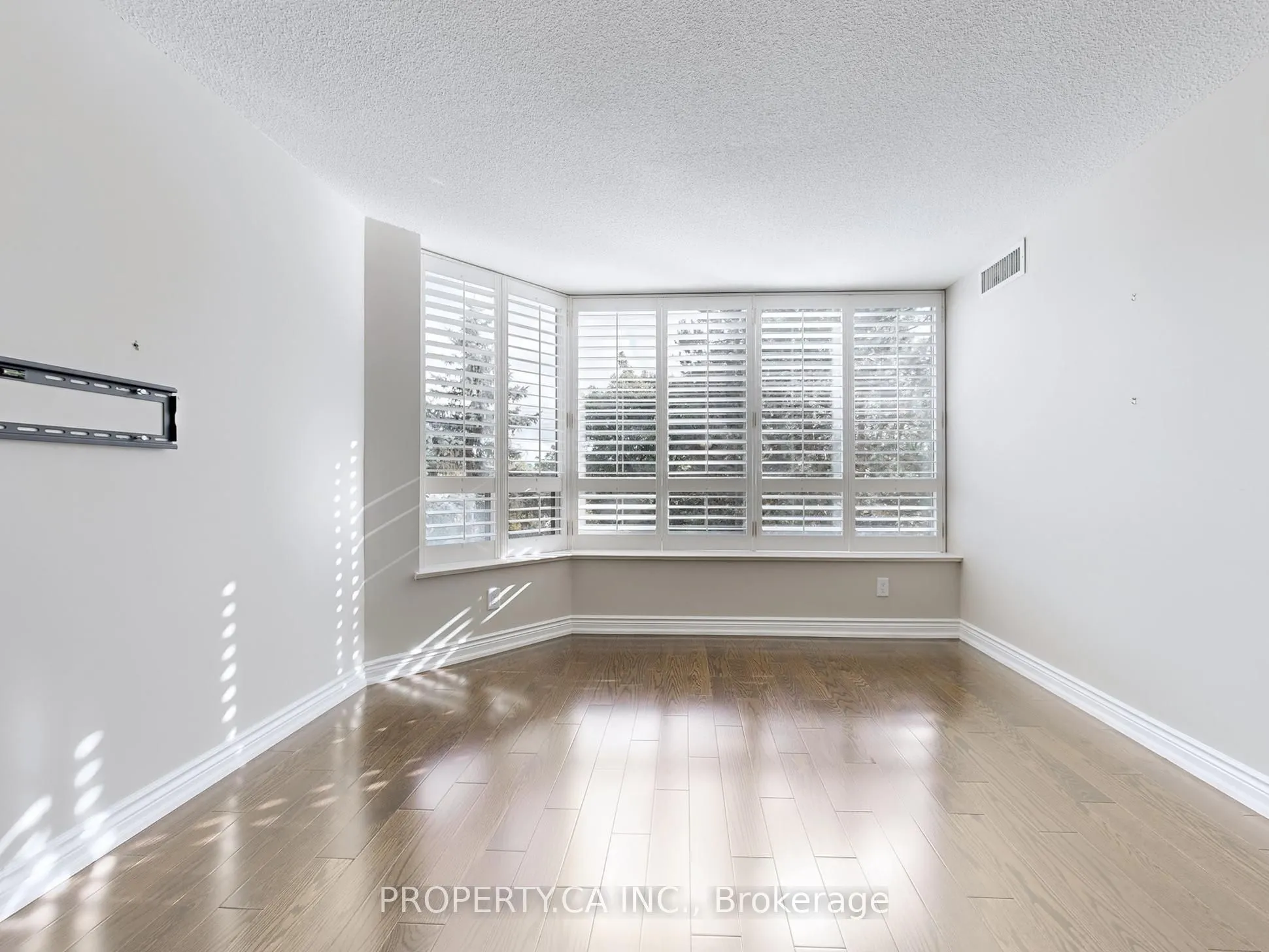 3181 Bayview Avenue, #308