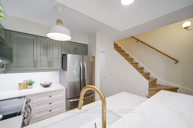 801 King Street W, ##12 B