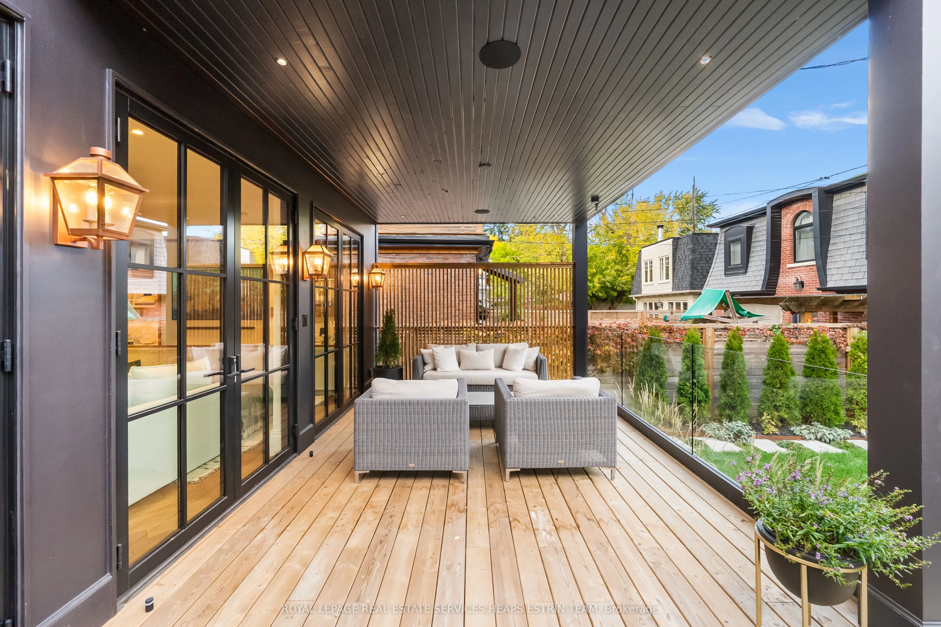 405 Palmerston Boulevard