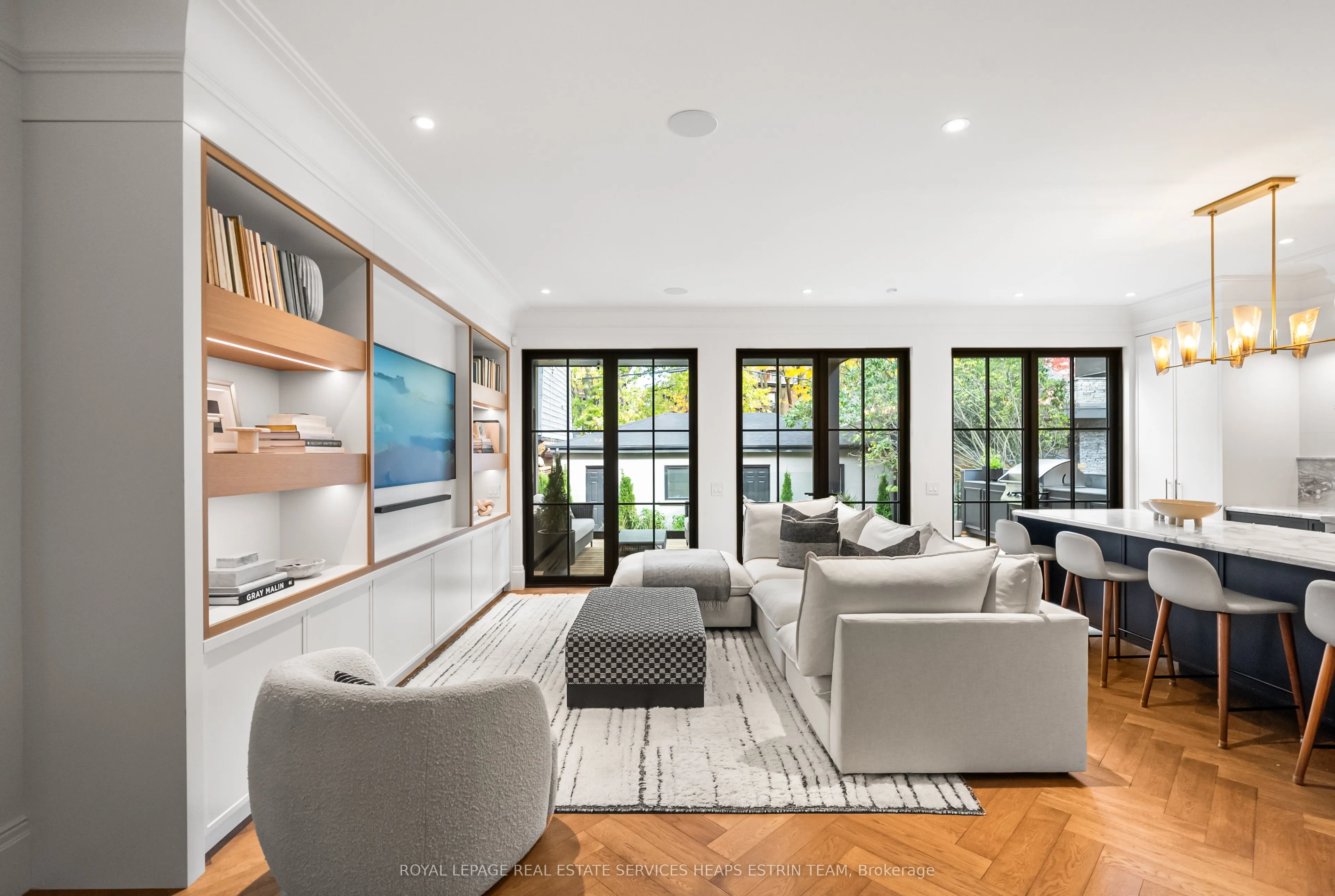405 Palmerston Boulevard