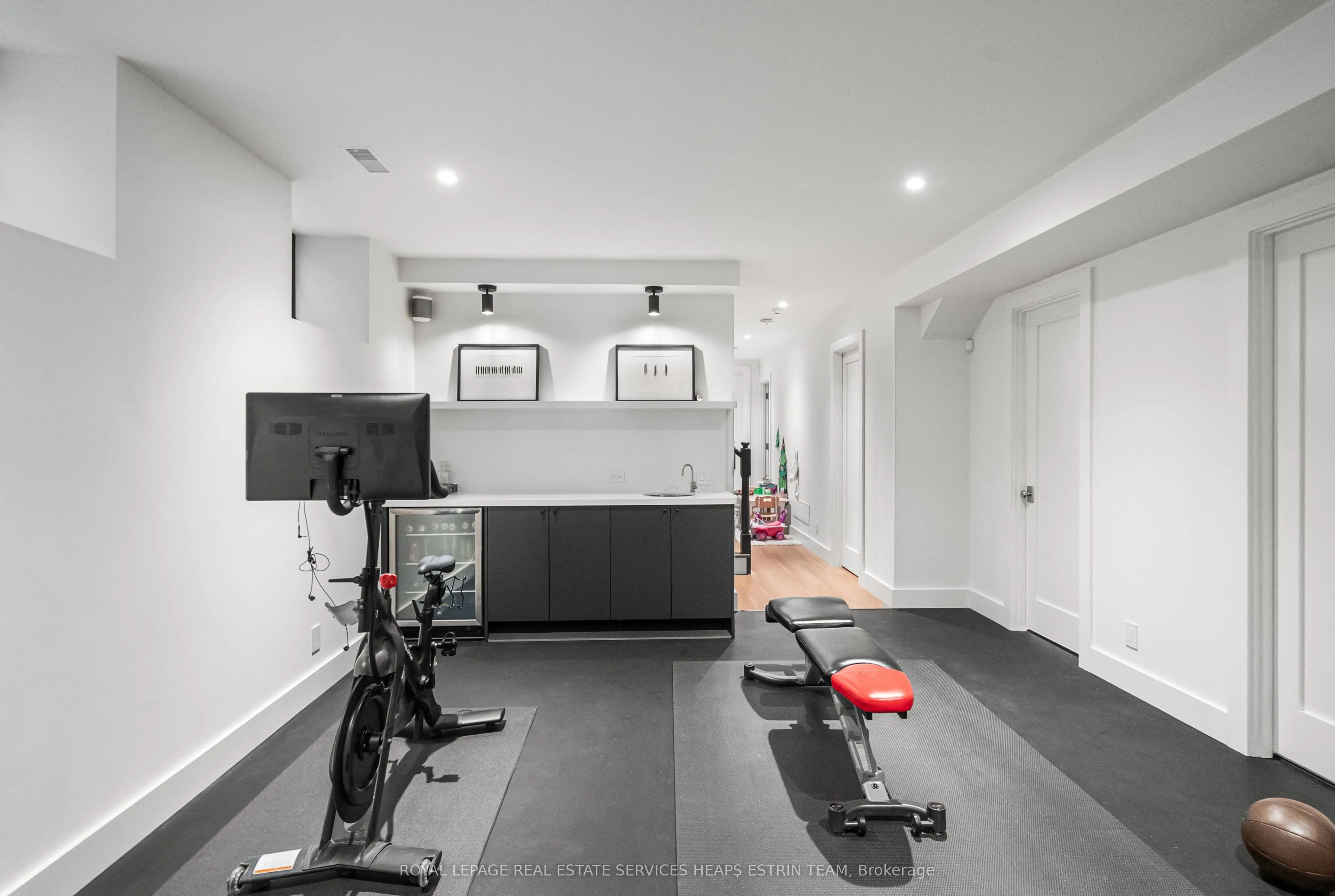405 Palmerston Boulevard