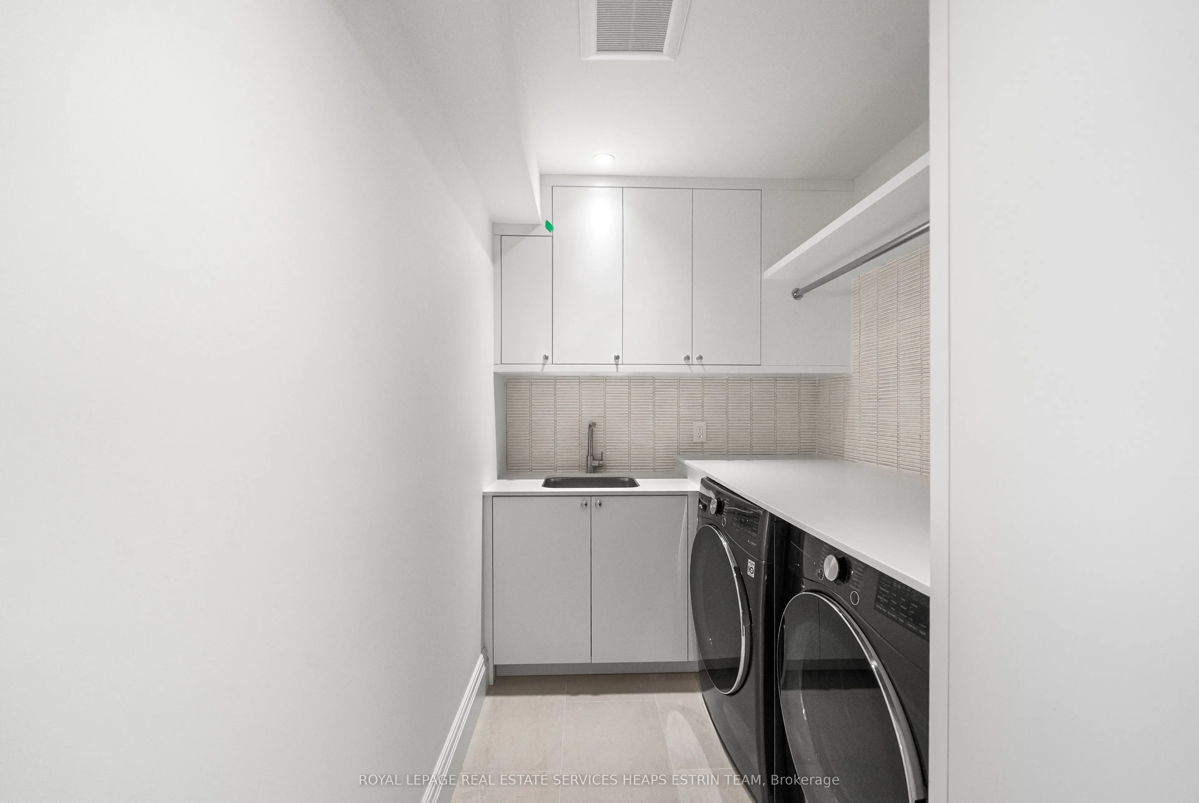 405 Palmerston Boulevard