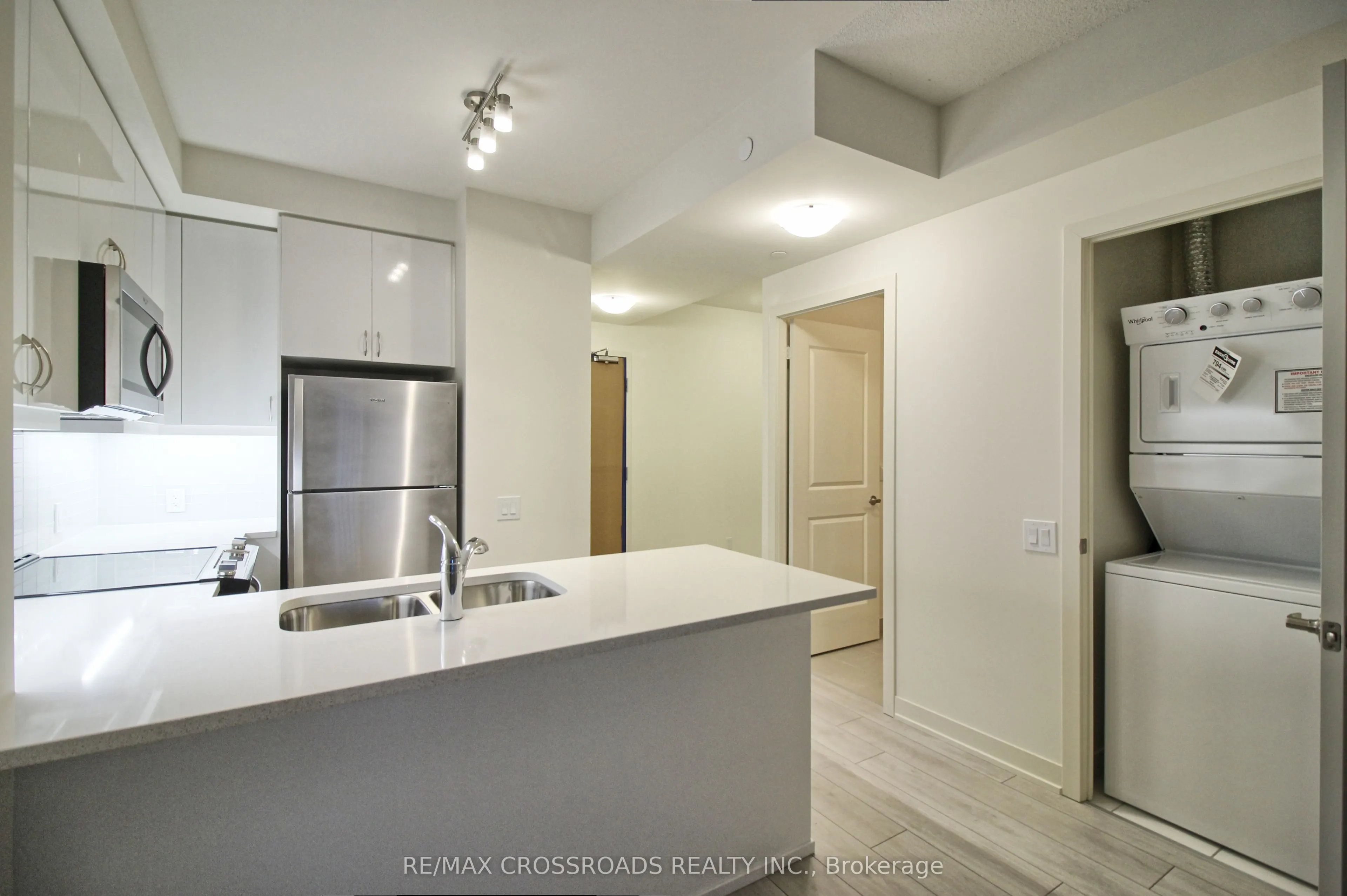 4955 Yonge Street, #703