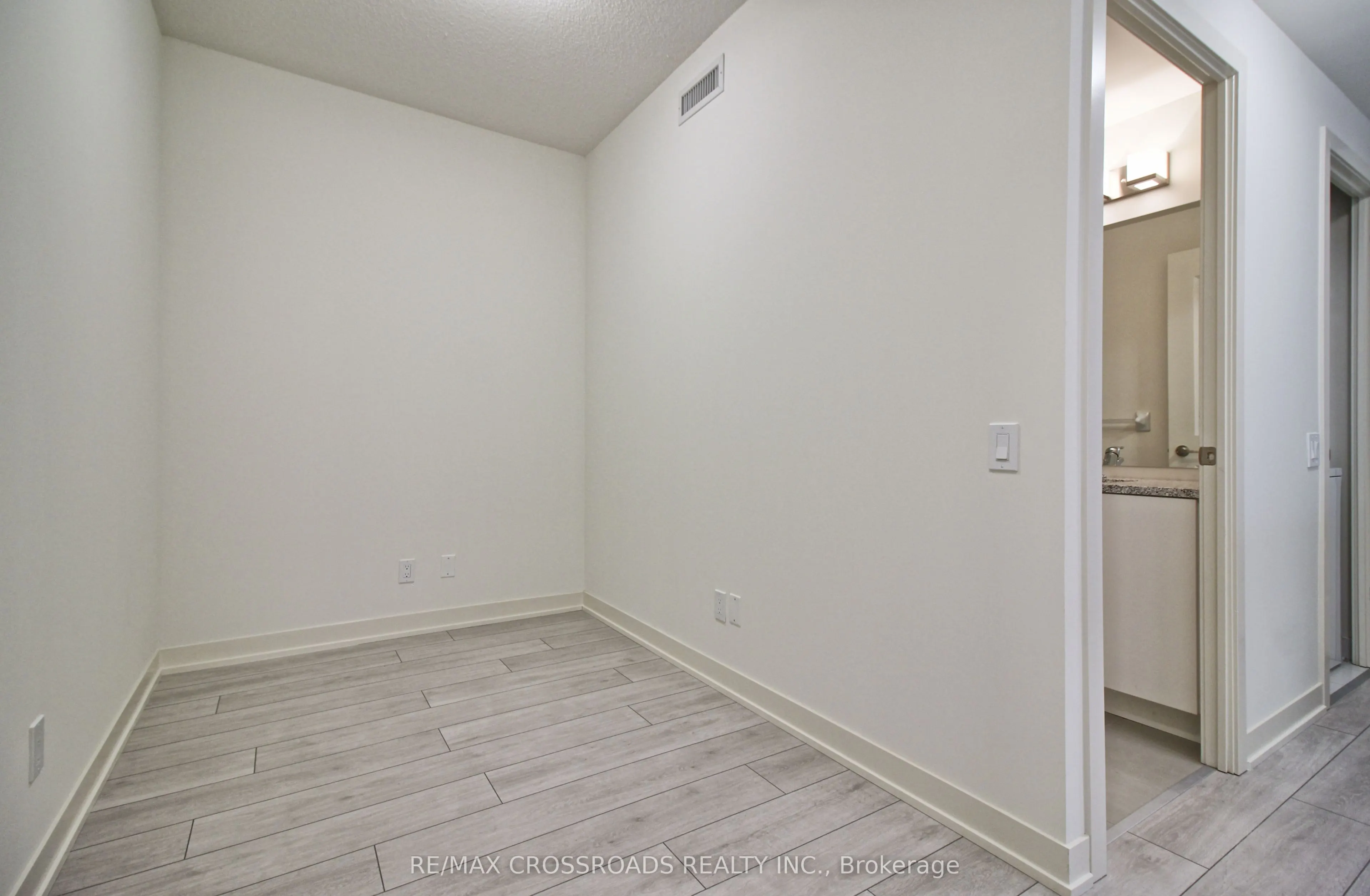 4955 Yonge Street, #703